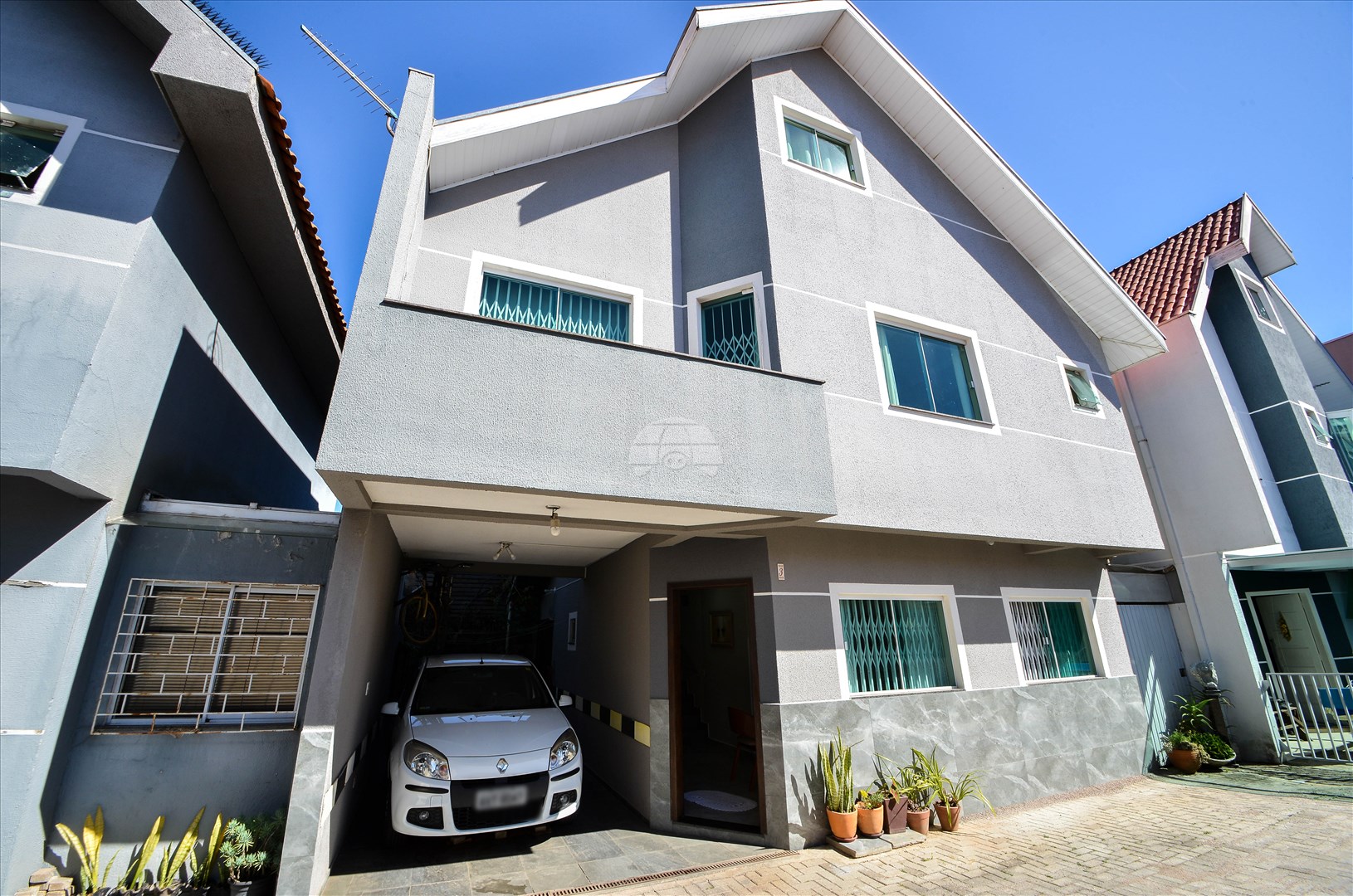 Casa à venda em Novo Mundo, Curitiba — Portal Chave Fácil