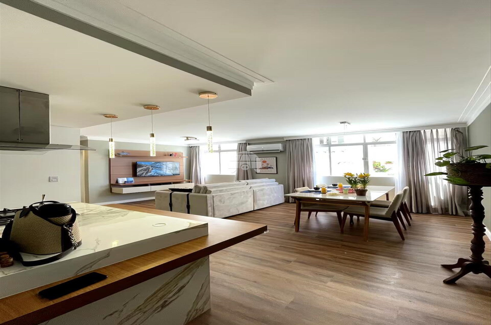 Apartamento à venda em Agronômica, Florianópolis — Portal Chave Fácil