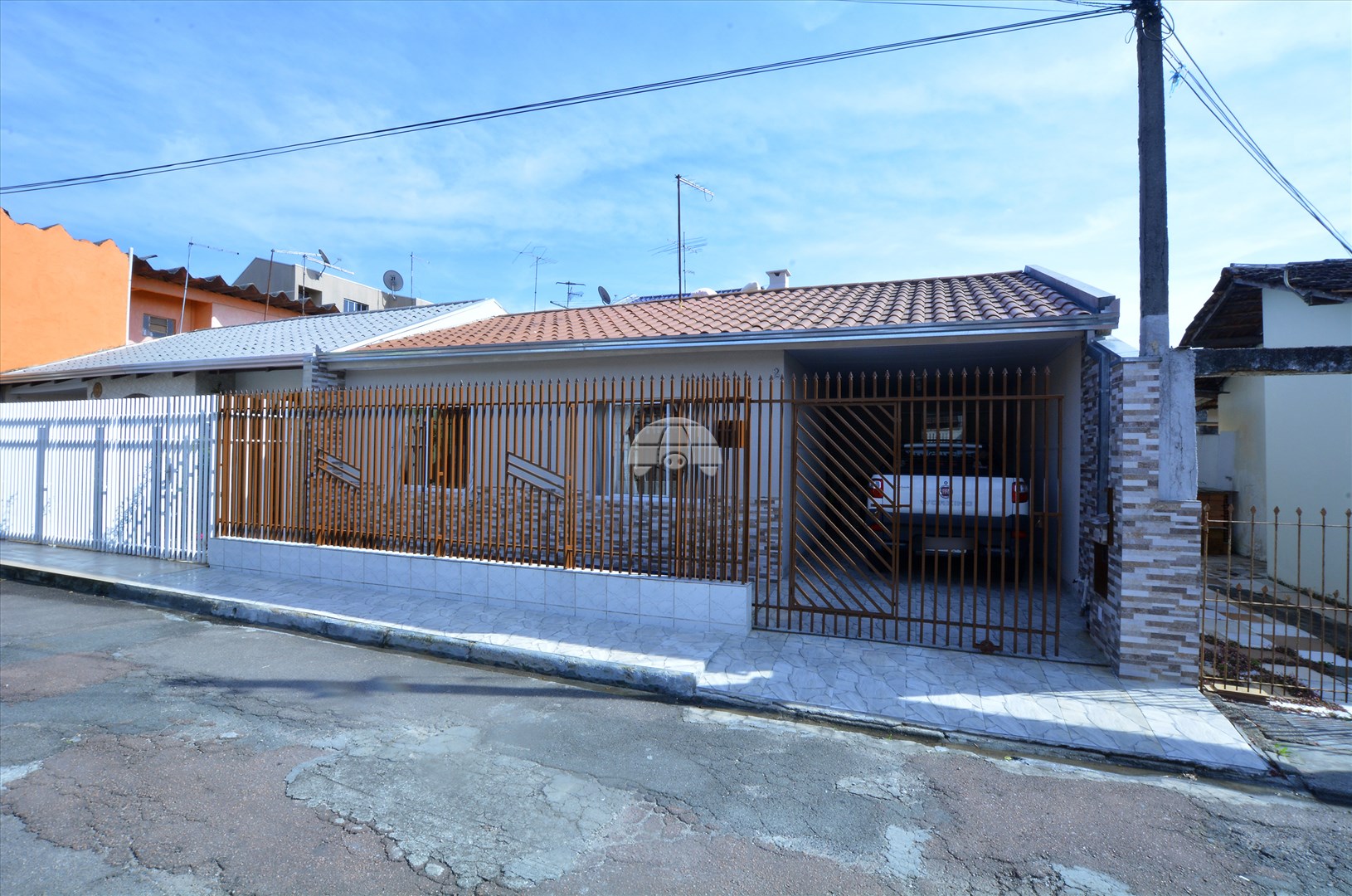 Casa à venda em Sítio Cercado, Curitiba — Portal Chave Fácil