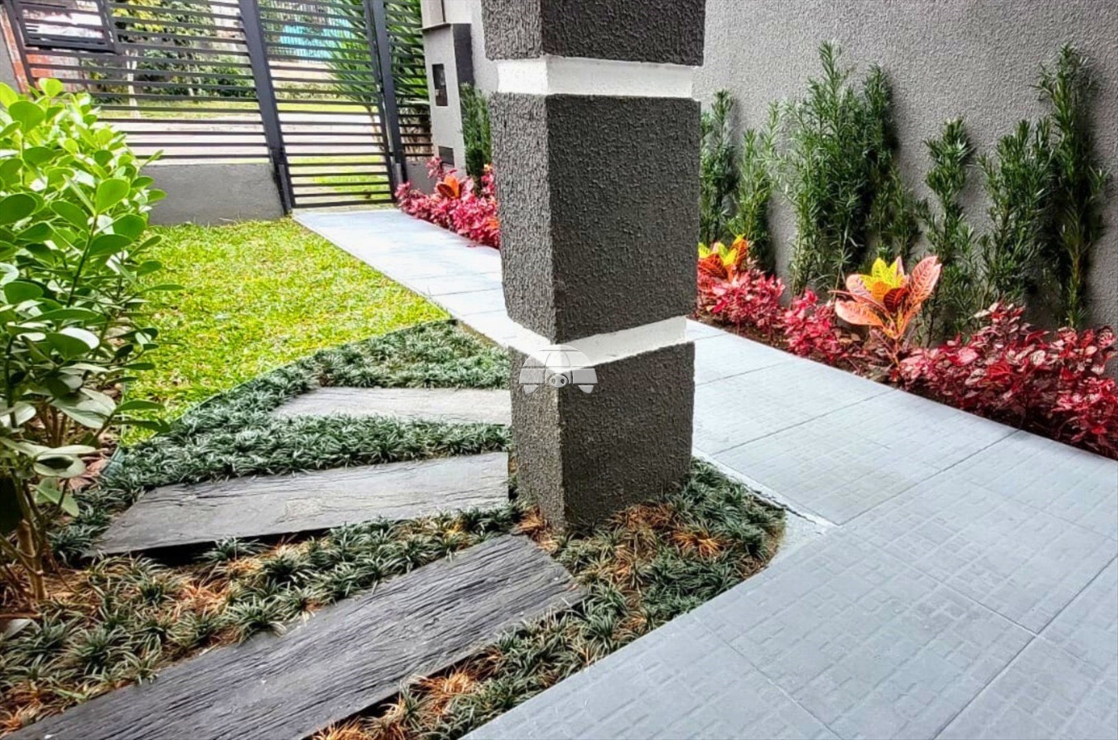 Sobrado à venda em Santa Cândida, Curitiba — Portal Chave Fácil