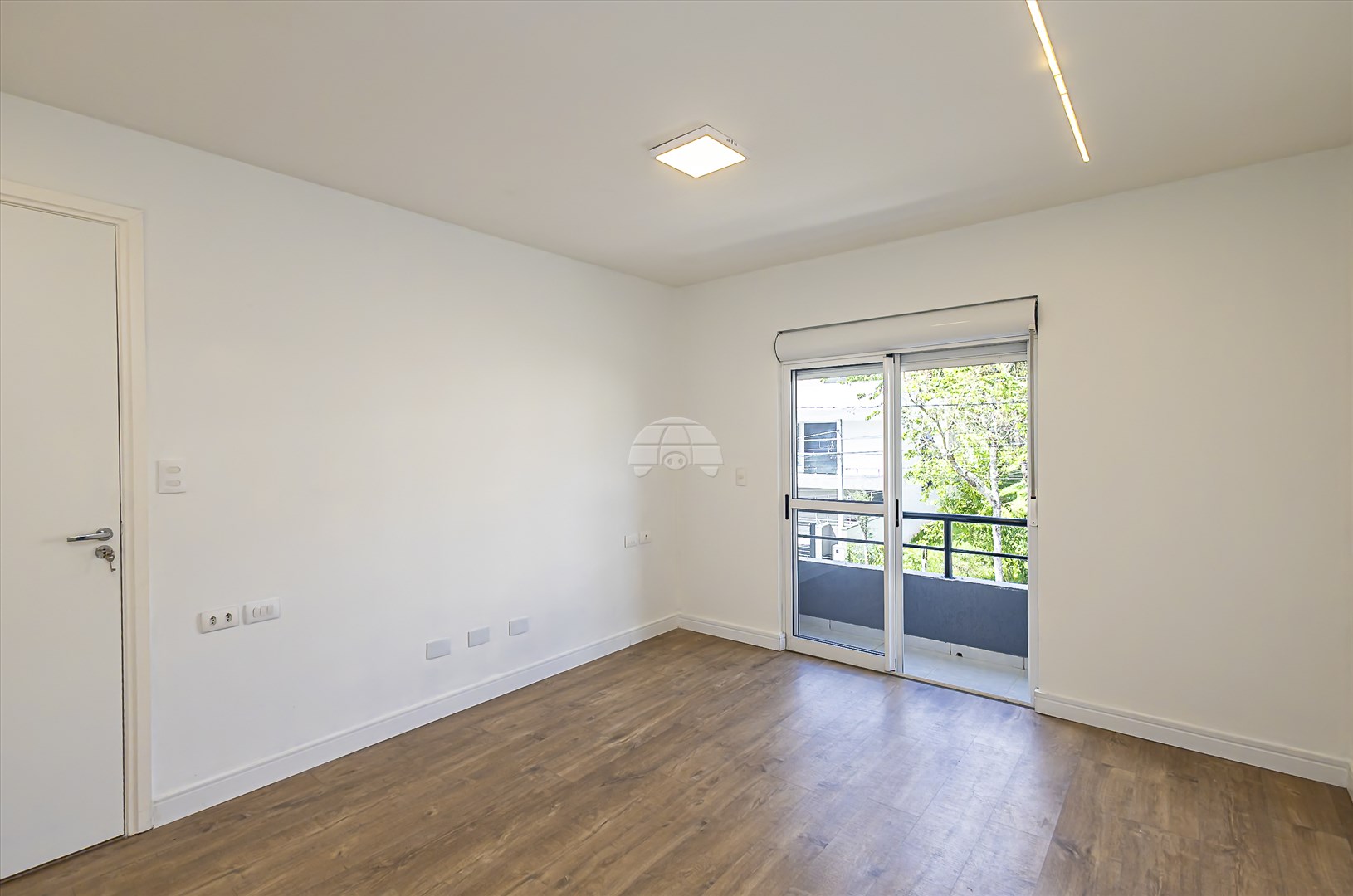 Casa à venda em Santa Felicidade, Curitiba — GOMES CONSULTOR IMOBILIARIO LTDA.