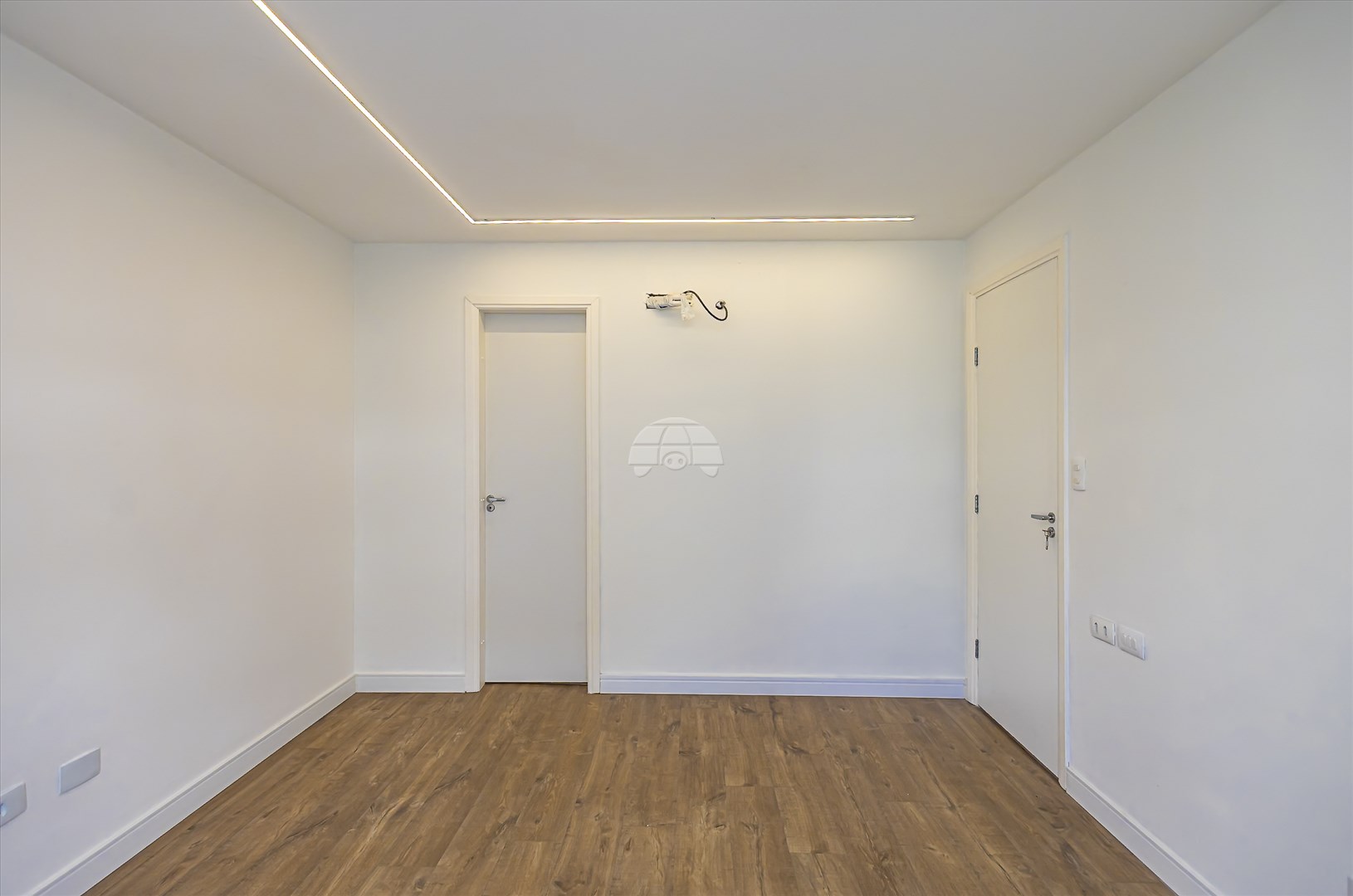 Casa à venda em Santa Felicidade, Curitiba — GOMES CONSULTOR IMOBILIARIO LTDA.