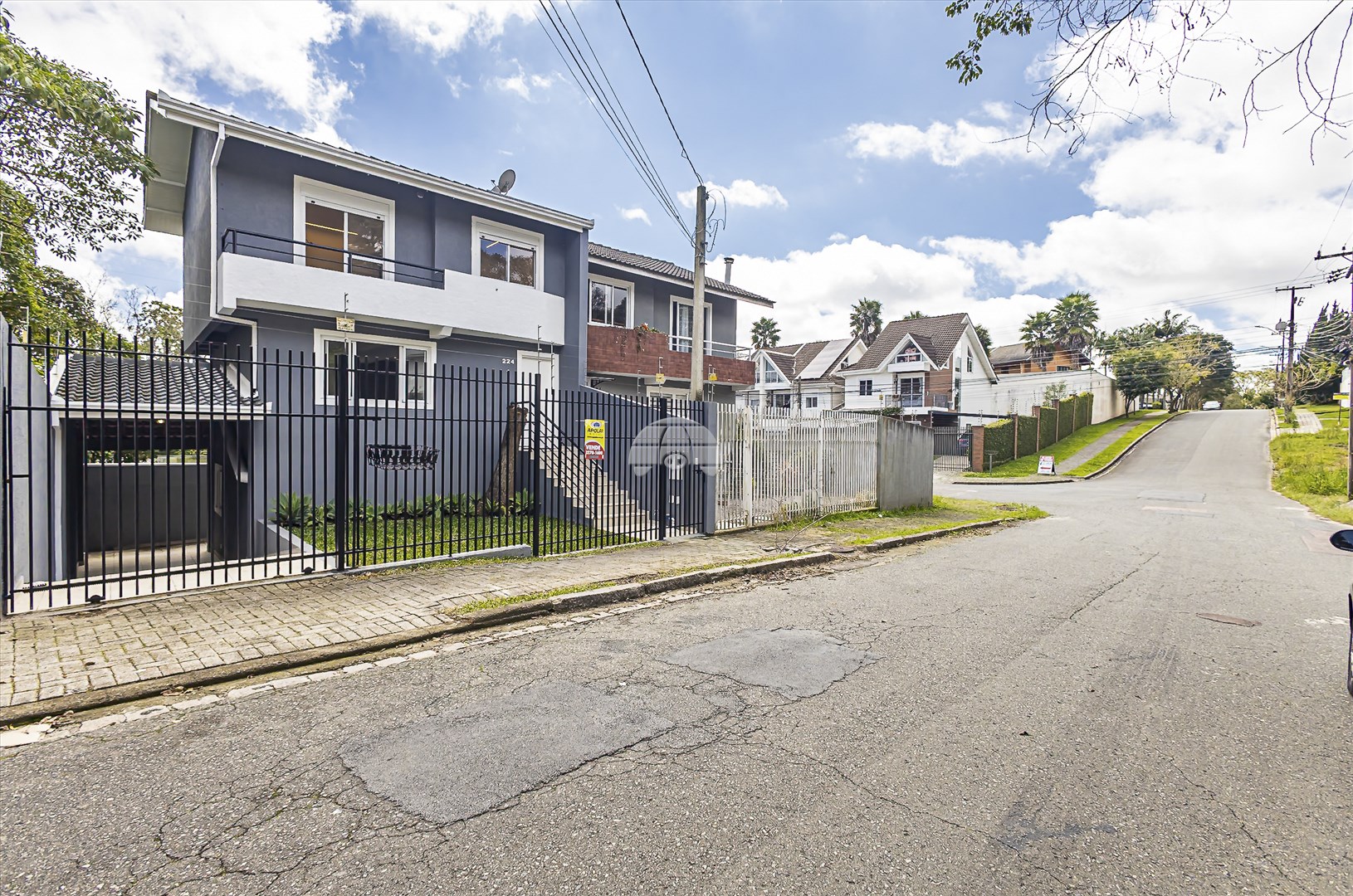 Casa à venda em Santa Felicidade, Curitiba — GOMES CONSULTOR IMOBILIARIO LTDA.