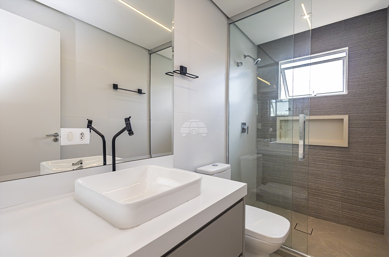 Casa à venda em Santa Felicidade, Curitiba — GOMES CONSULTOR IMOBILIARIO LTDA.