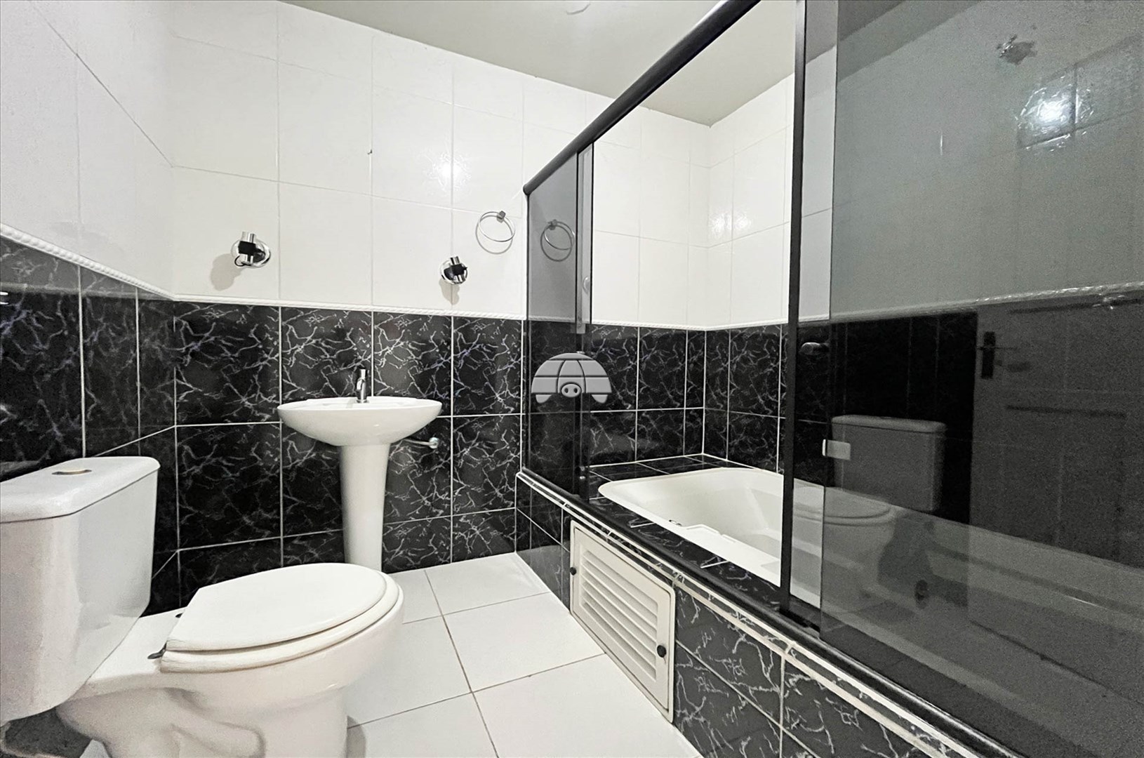 Casa à venda em Juvevê, Curitiba — Portal Chave Fácil