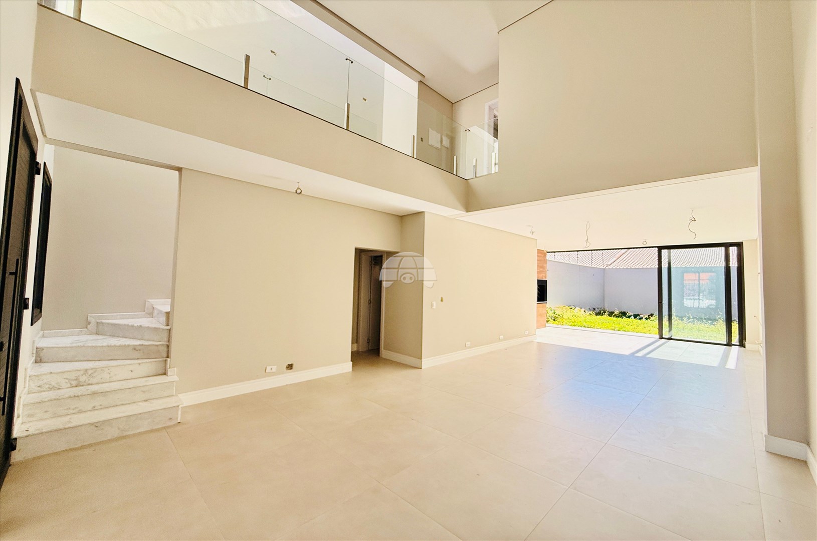 Casa à venda em Guabirotuba, Curitiba — Portal Chave Fácil