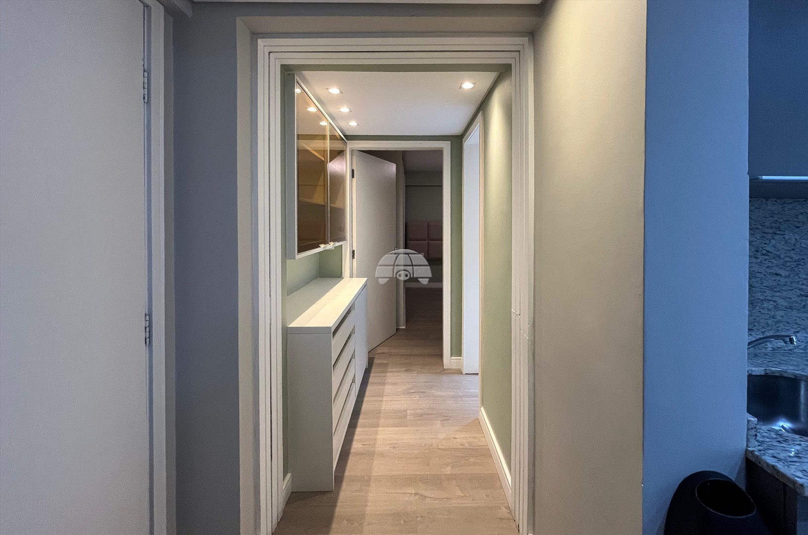 Apartamento para alugar em Campo Comprido, Curitiba — GOMES CONSULTOR IMOBILIARIO LTDA.