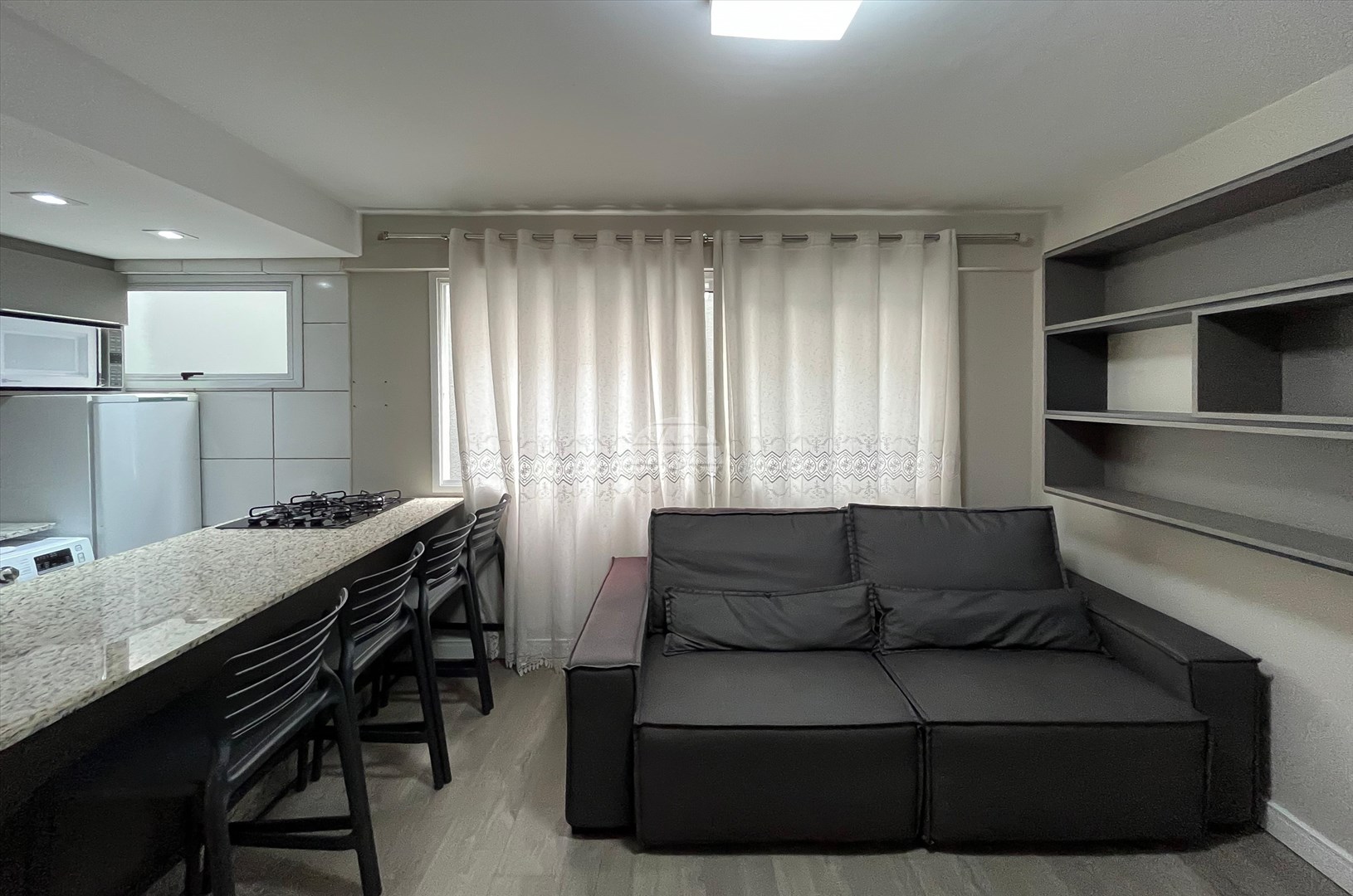 Apartamento para alugar em Campo Comprido, Curitiba — GOMES CONSULTOR IMOBILIARIO LTDA.