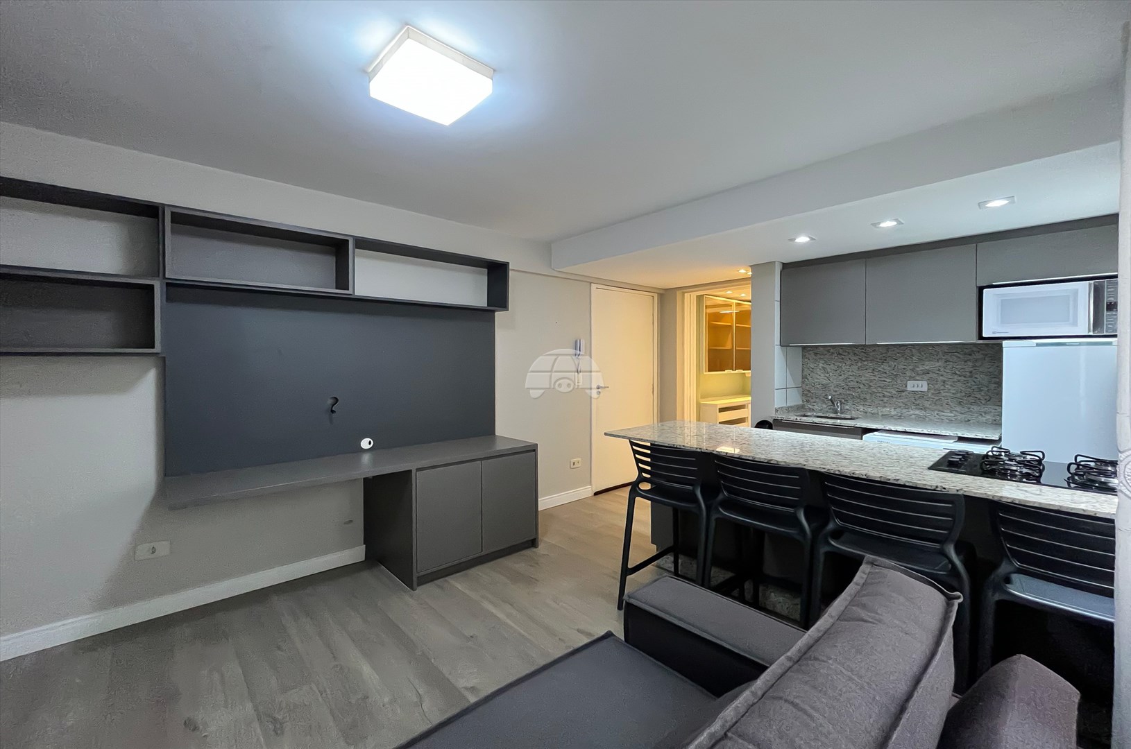 Apartamento para alugar em Campo Comprido, Curitiba — GOMES CONSULTOR IMOBILIARIO LTDA.