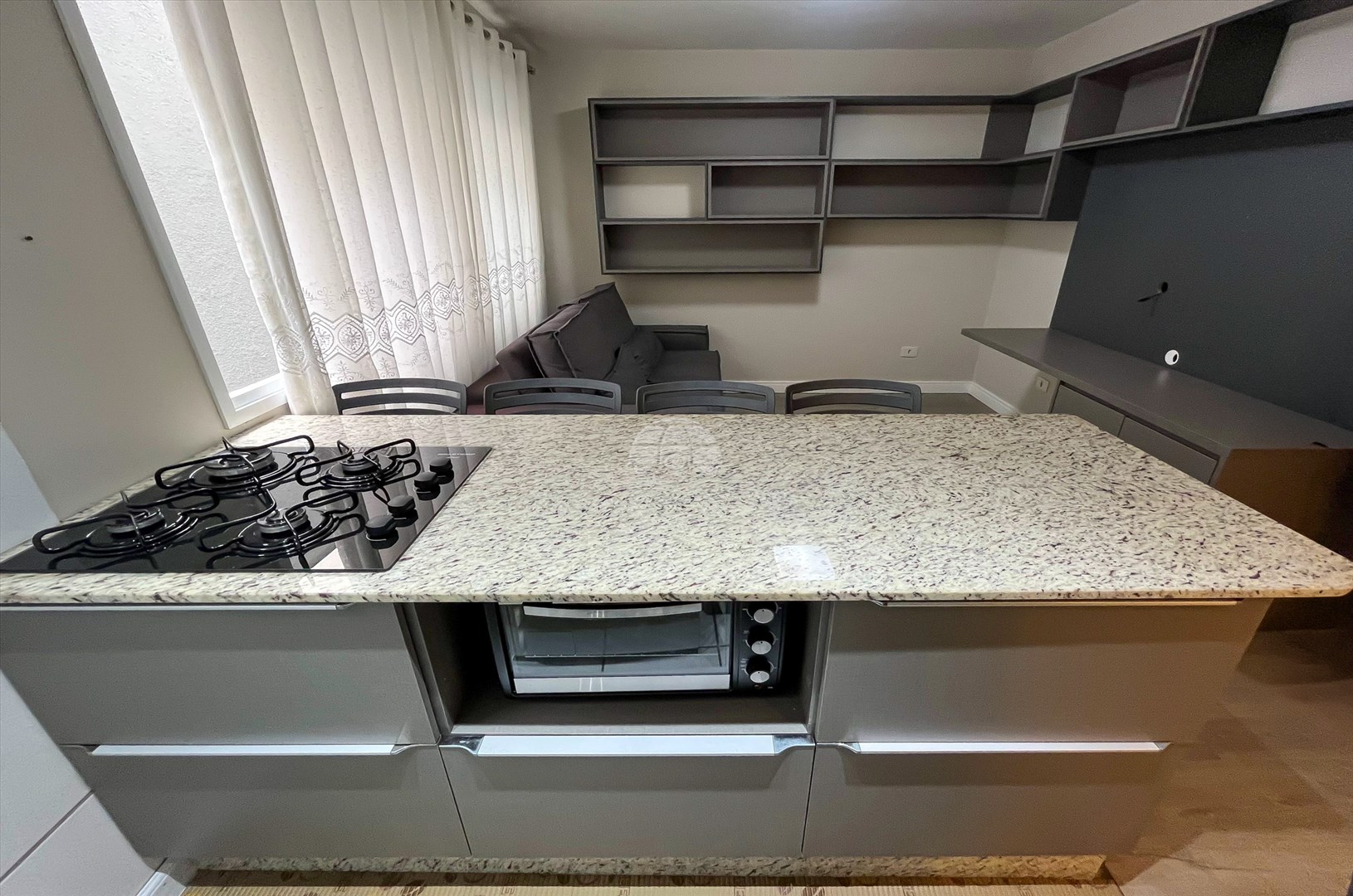 Apartamento para alugar em Campo Comprido, Curitiba — GOMES CONSULTOR IMOBILIARIO LTDA.