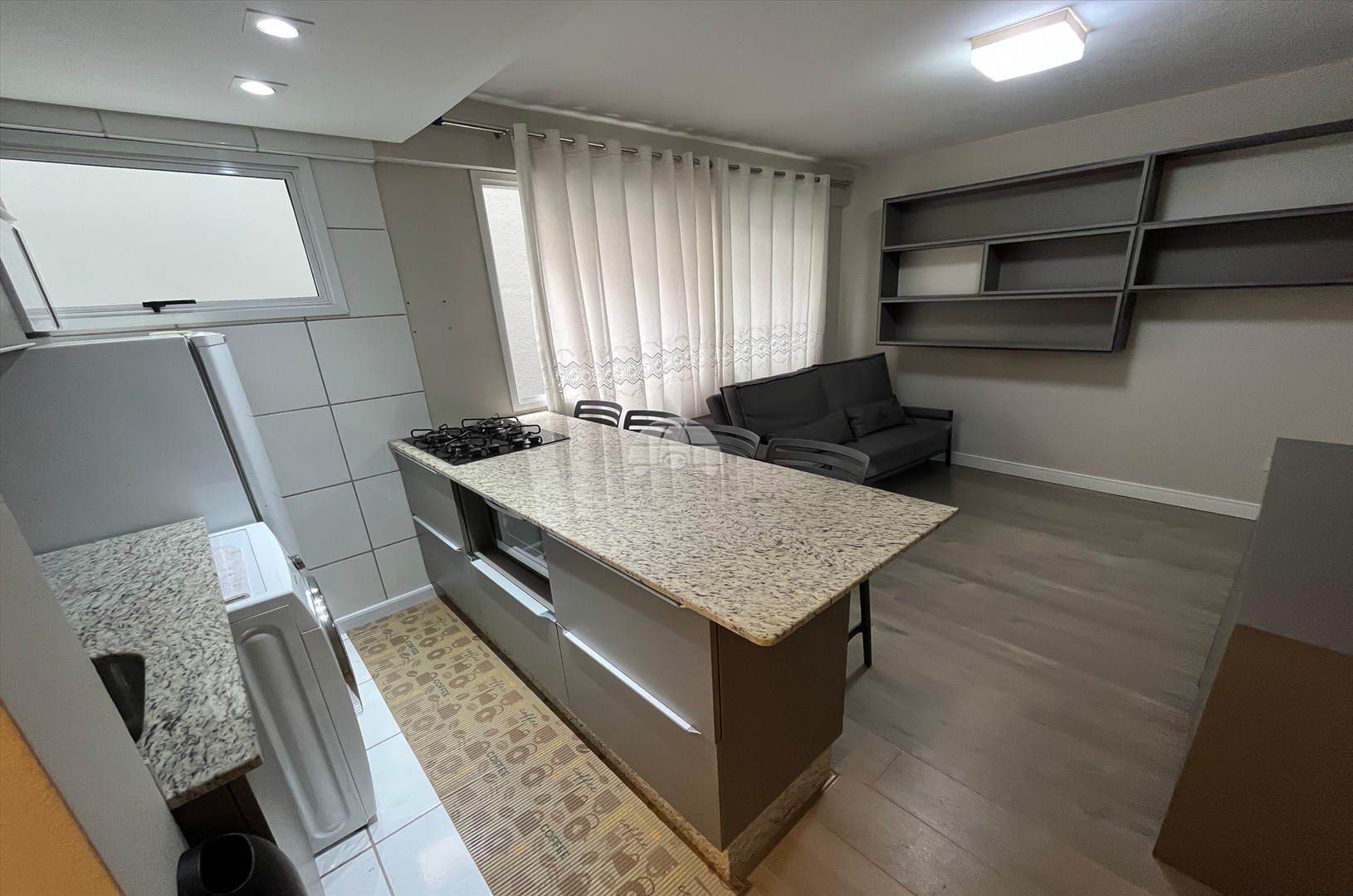 Apartamento para alugar em Campo Comprido, Curitiba — GOMES CONSULTOR IMOBILIARIO LTDA.