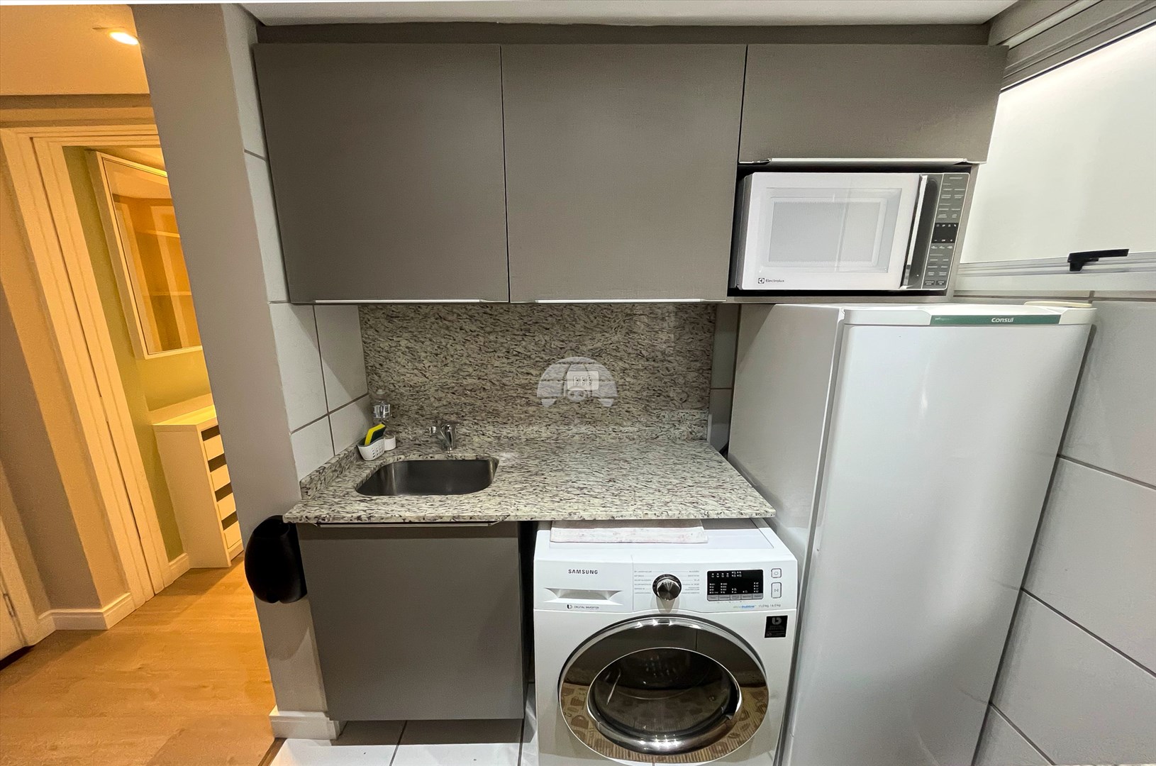 Apartamento para alugar em Campo Comprido, Curitiba — GOMES CONSULTOR IMOBILIARIO LTDA.