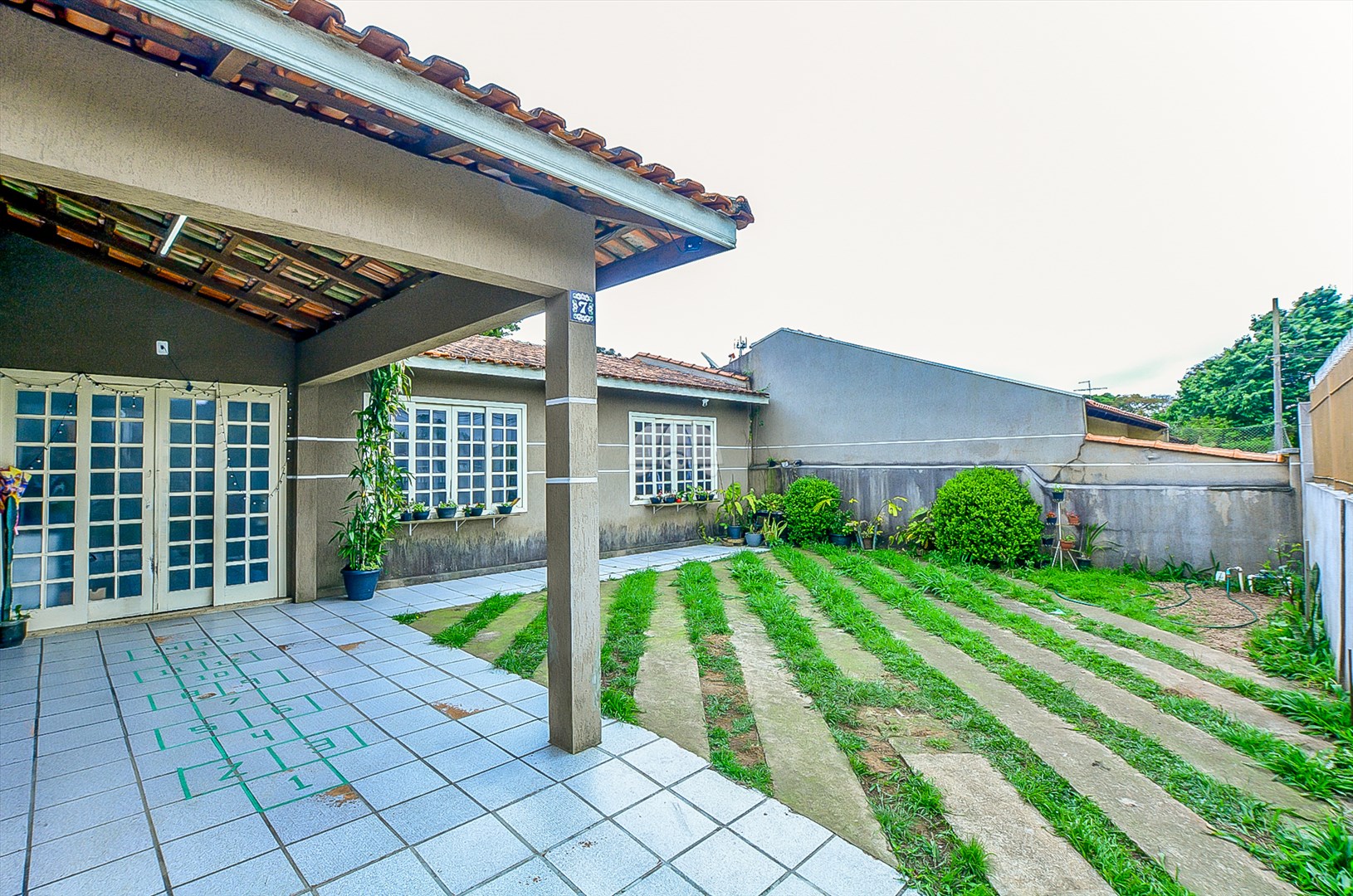 Casa à venda em Boqueirão, Curitiba — Portal Chave Fácil