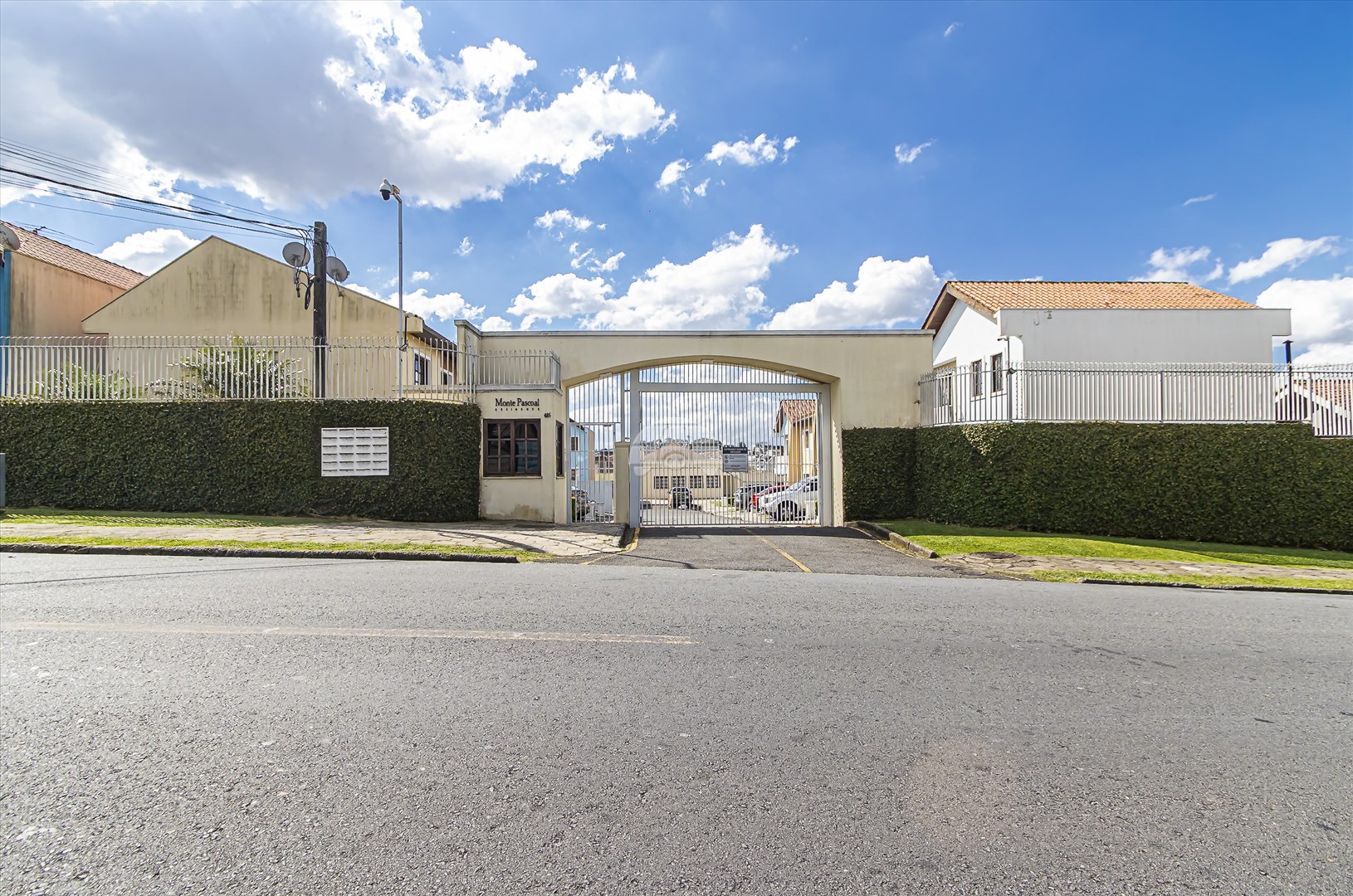 Casa à venda em Alto Boqueirão, Curitiba — Portal Chave Fácil