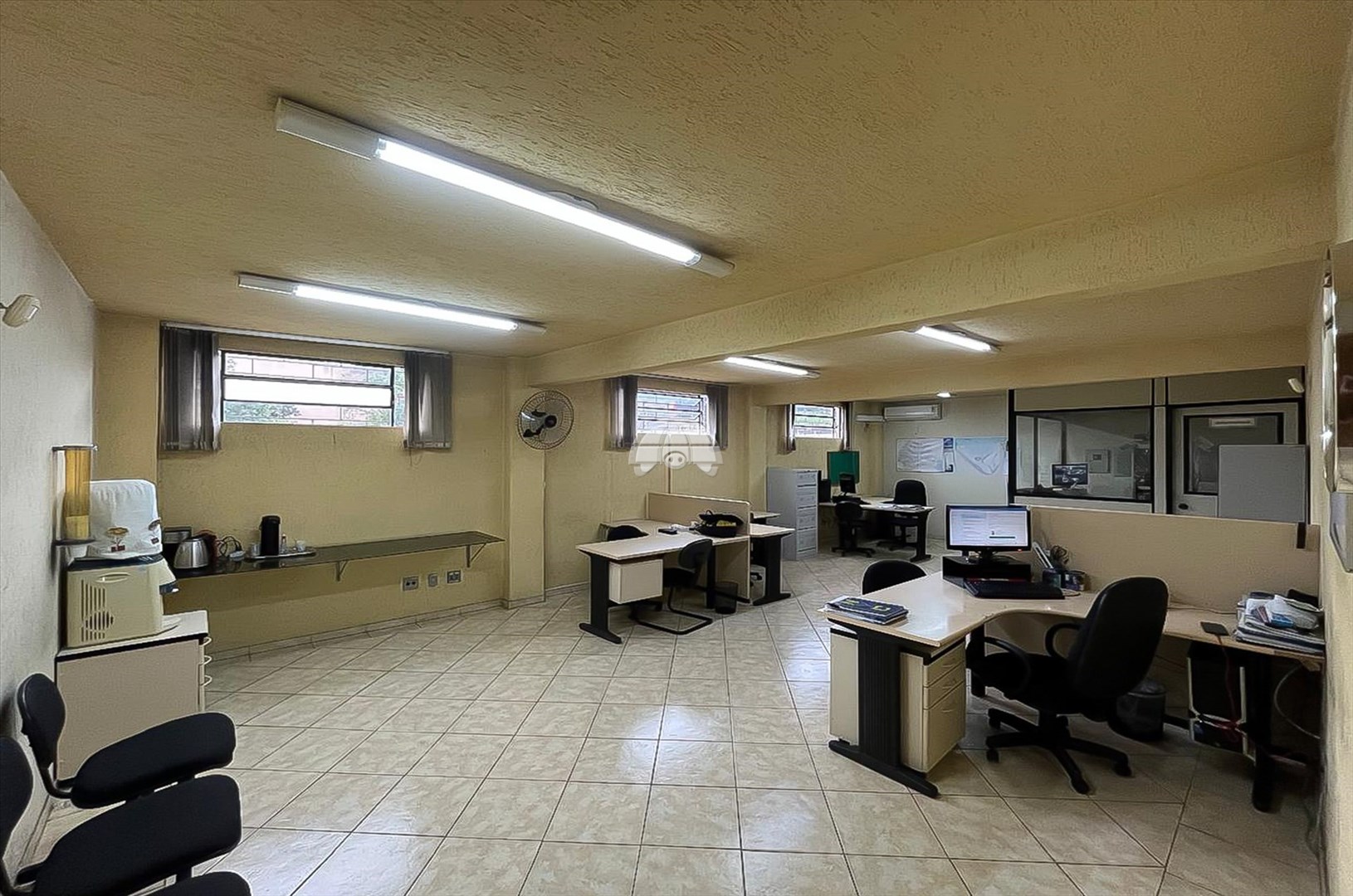 Casa comercial para alugar em Parolin, Curitiba — Portal Chave Fácil