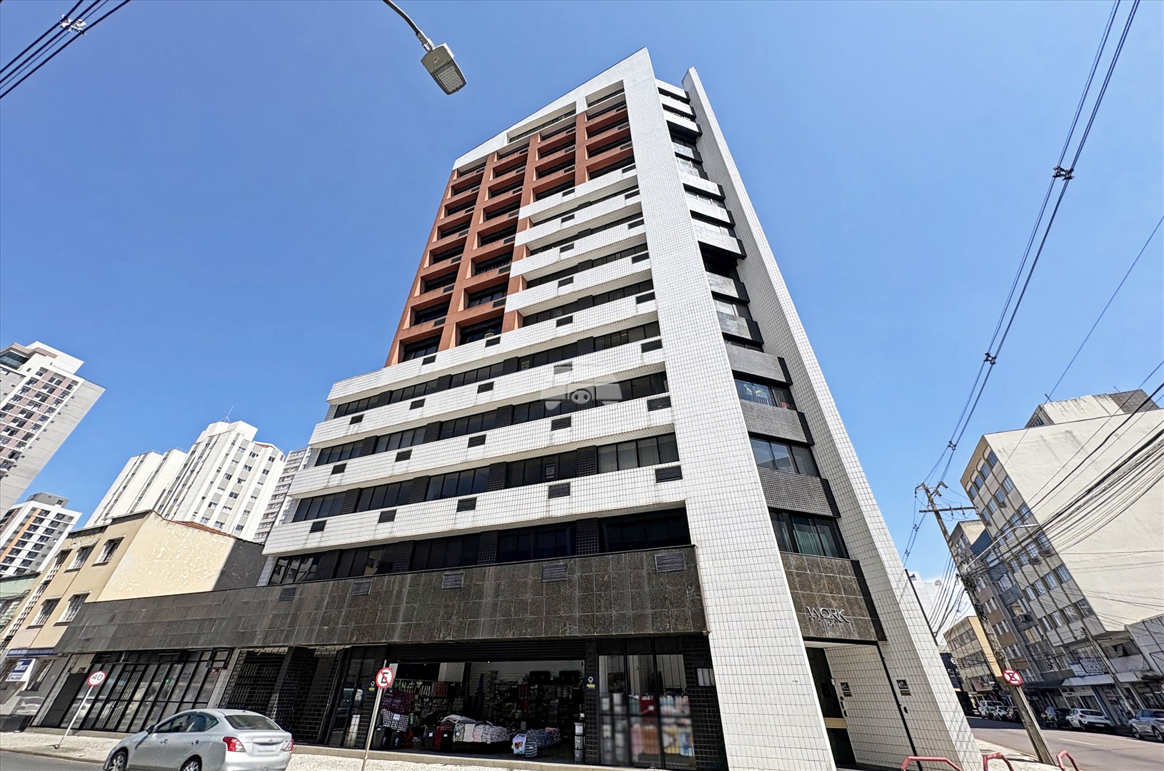 Sala/Conjunto Comercial para alugar em Centro, Curitiba — Portal Chave Fácil