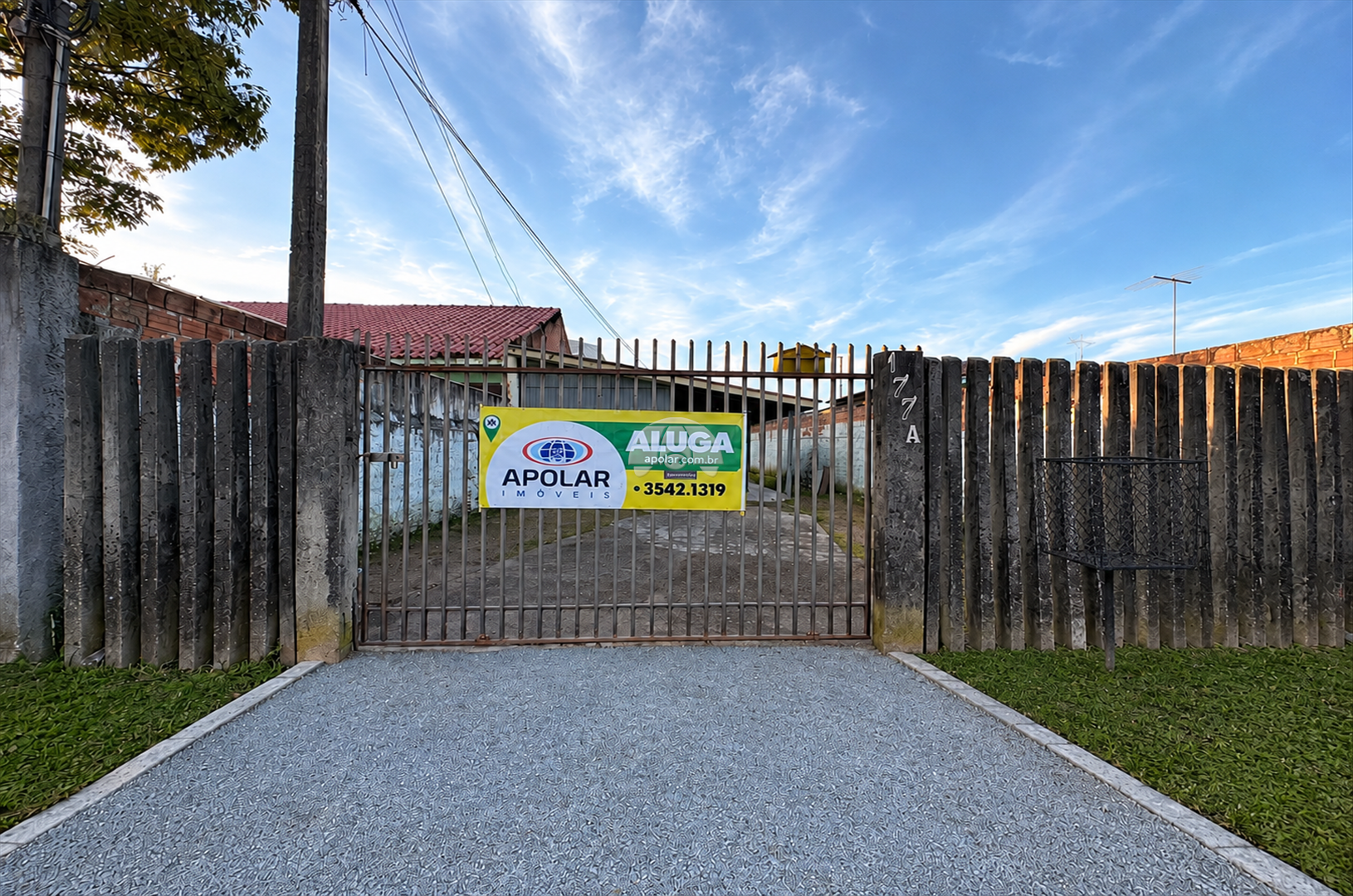 Casa para alugar em Jardim Cláudia, Pinhais — Portal Chave Fácil