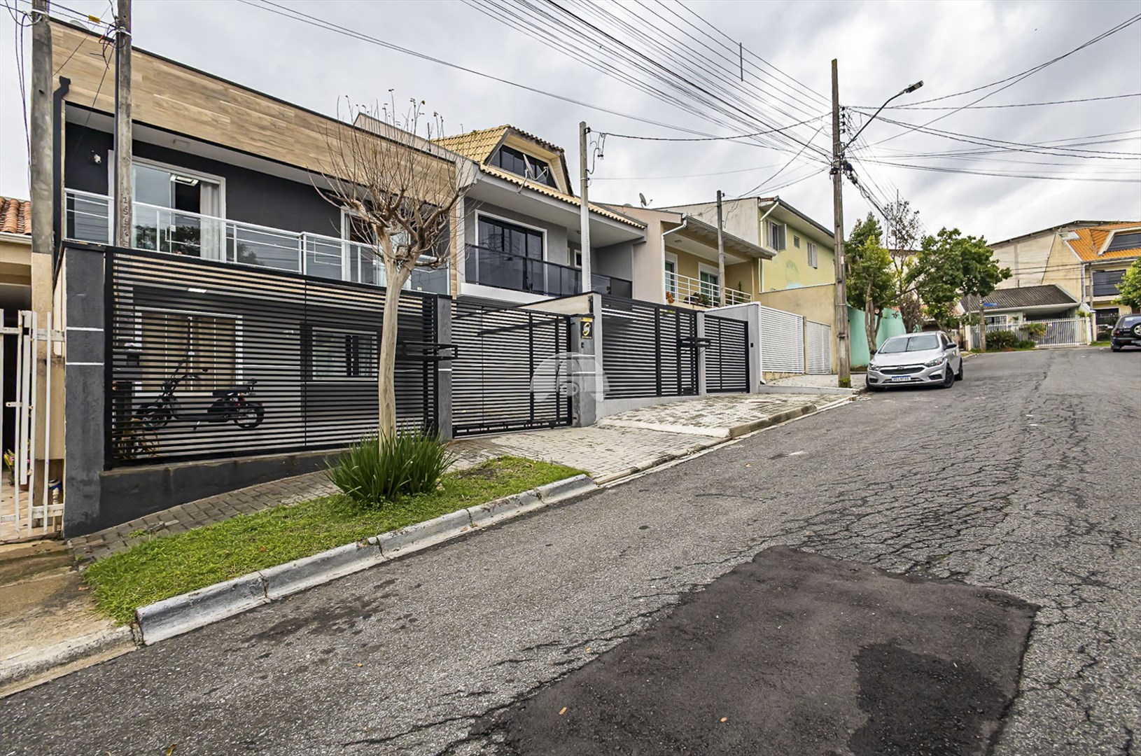 Sobrado à venda em Cidade Industrial, Curitiba — Portal Chave Fácil