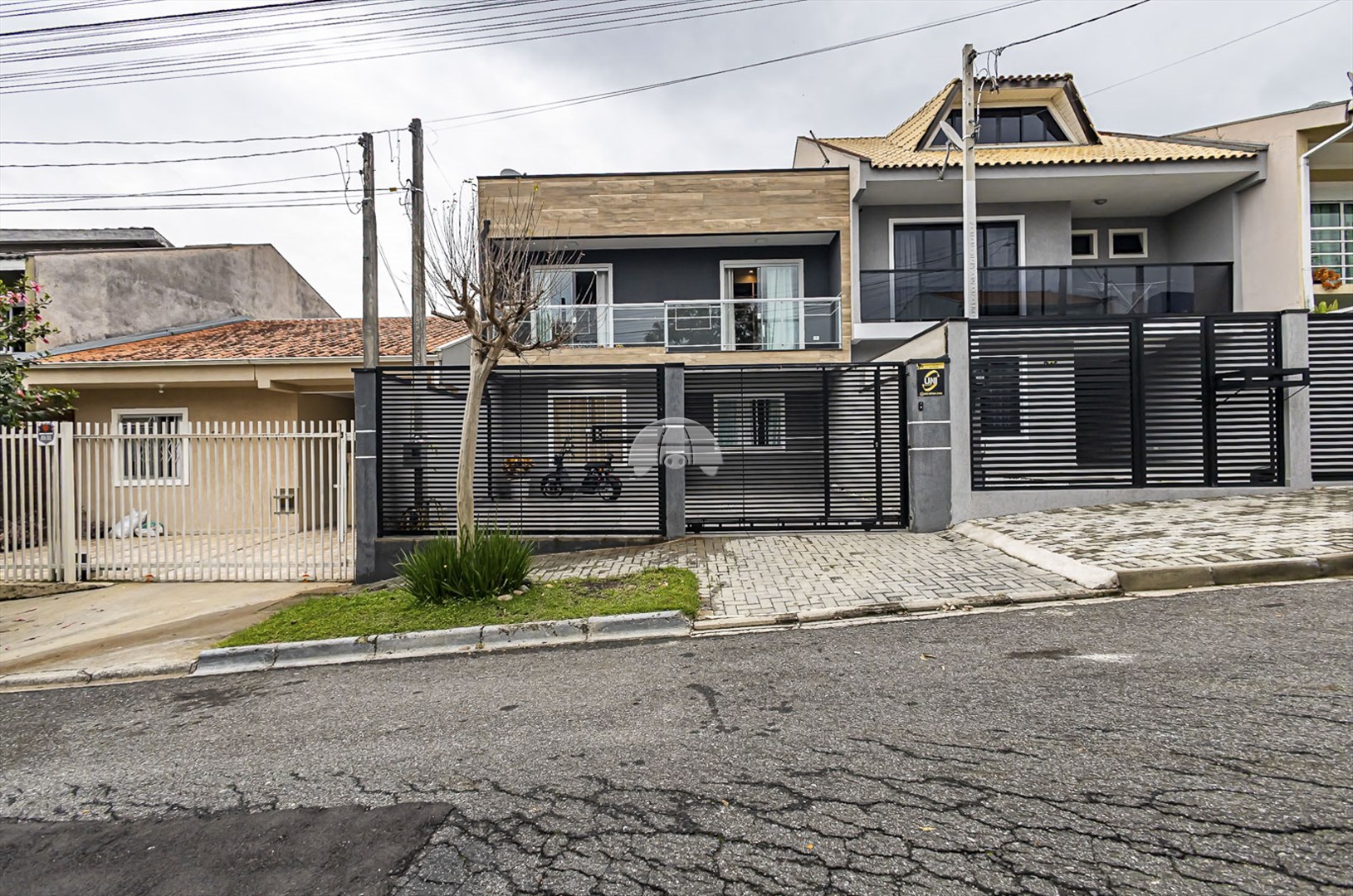 Sobrado à venda em Cidade Industrial, Curitiba — Portal Chave Fácil