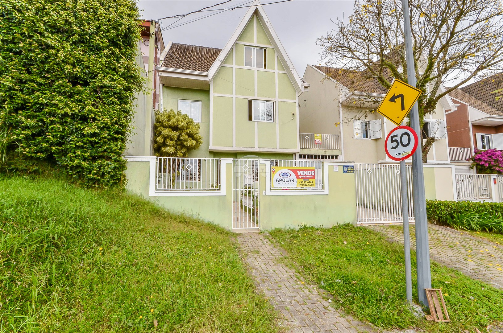 Casa à venda em Bom Retiro, Curitiba — Portal Chave Fácil
