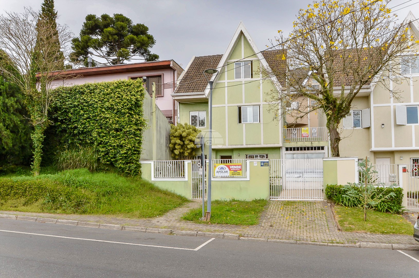 Casa à venda em Bom Retiro, Curitiba — Portal Chave Fácil