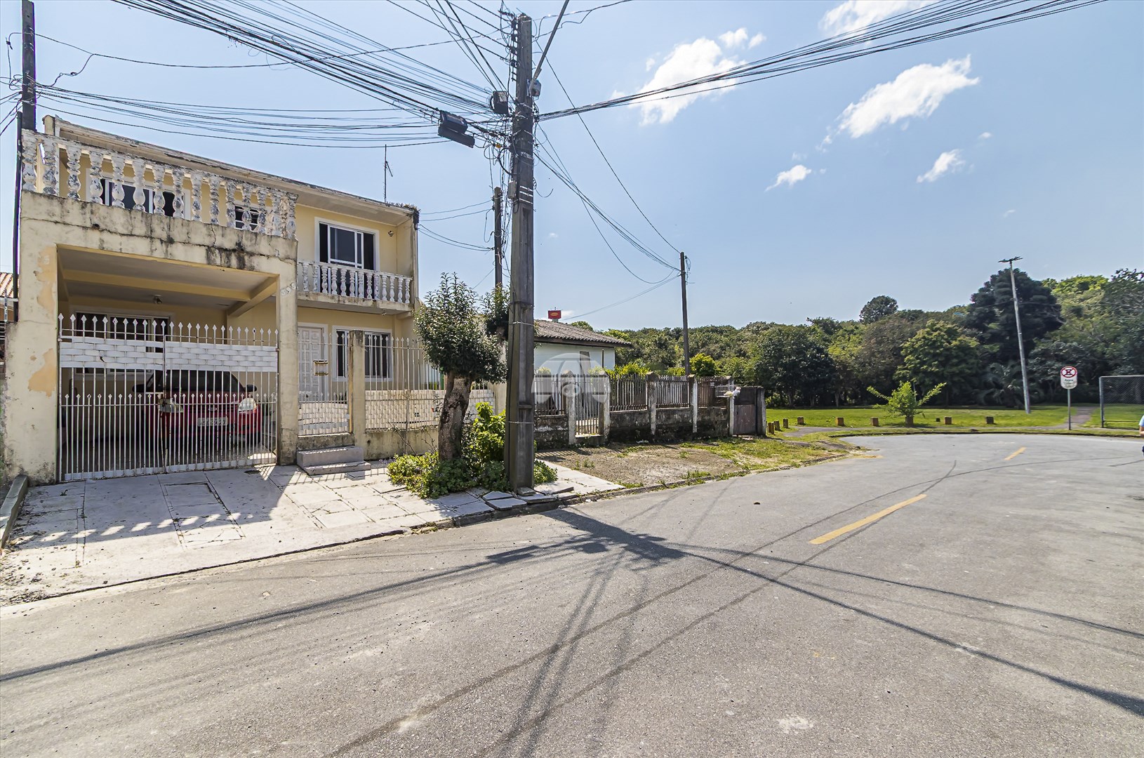 Sobrado à venda em Alto Boqueirão, Curitiba — Portal Chave Fácil