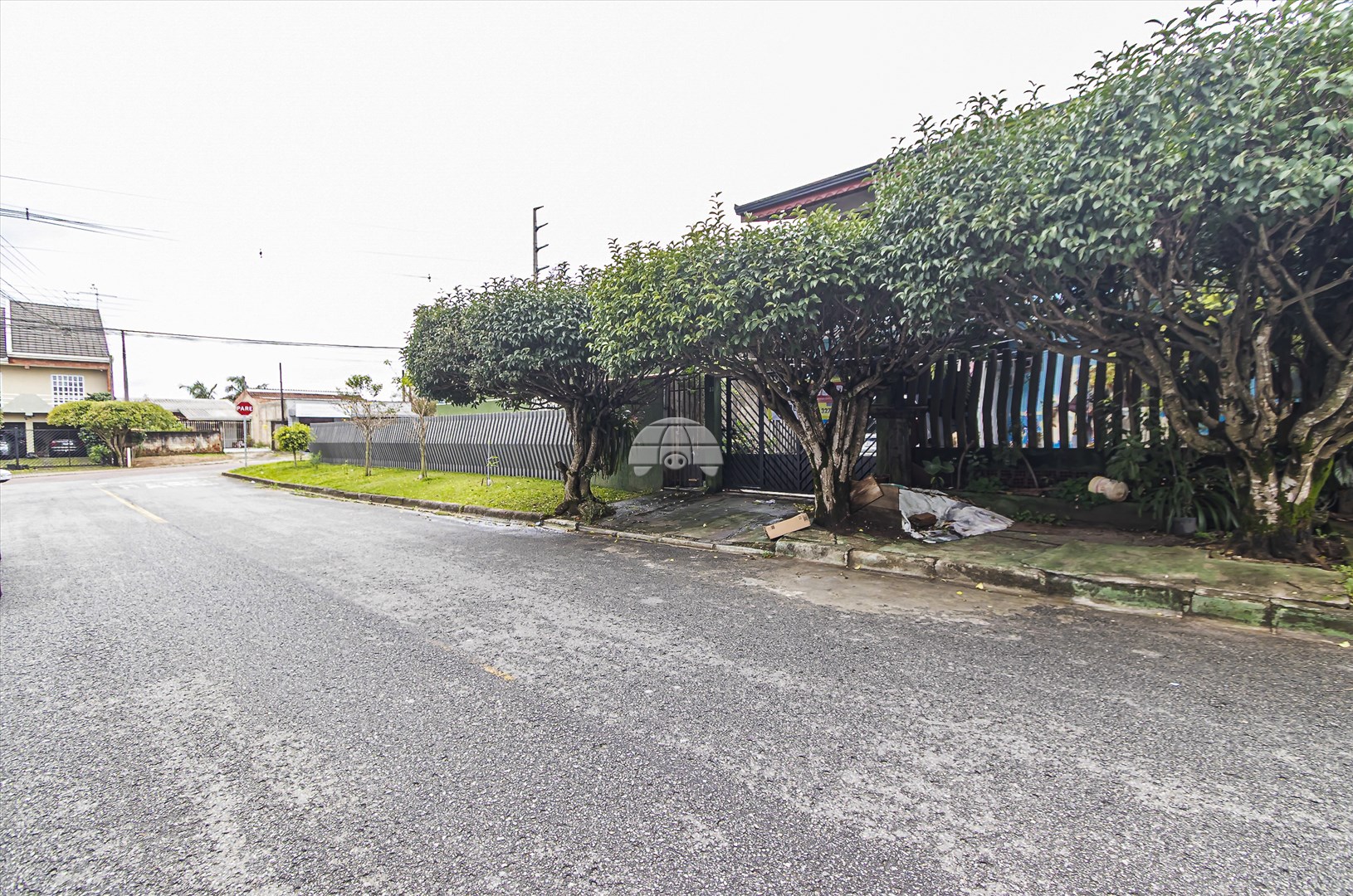Sobrado à venda em Sítio Cercado, Curitiba — Portal Chave Fácil