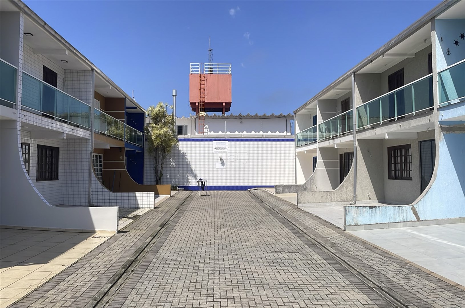 Sobrado à venda em Brejatuba, Guaratuba — Portal Chave Fácil