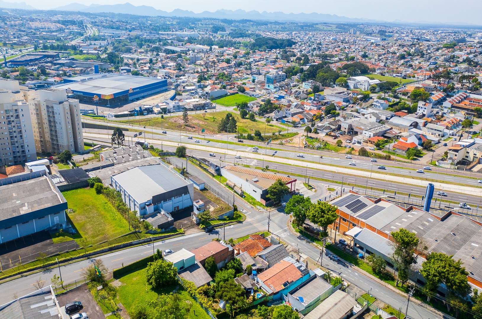 Terreno à venda em Tingui, Curitiba — Portal Chave Fácil