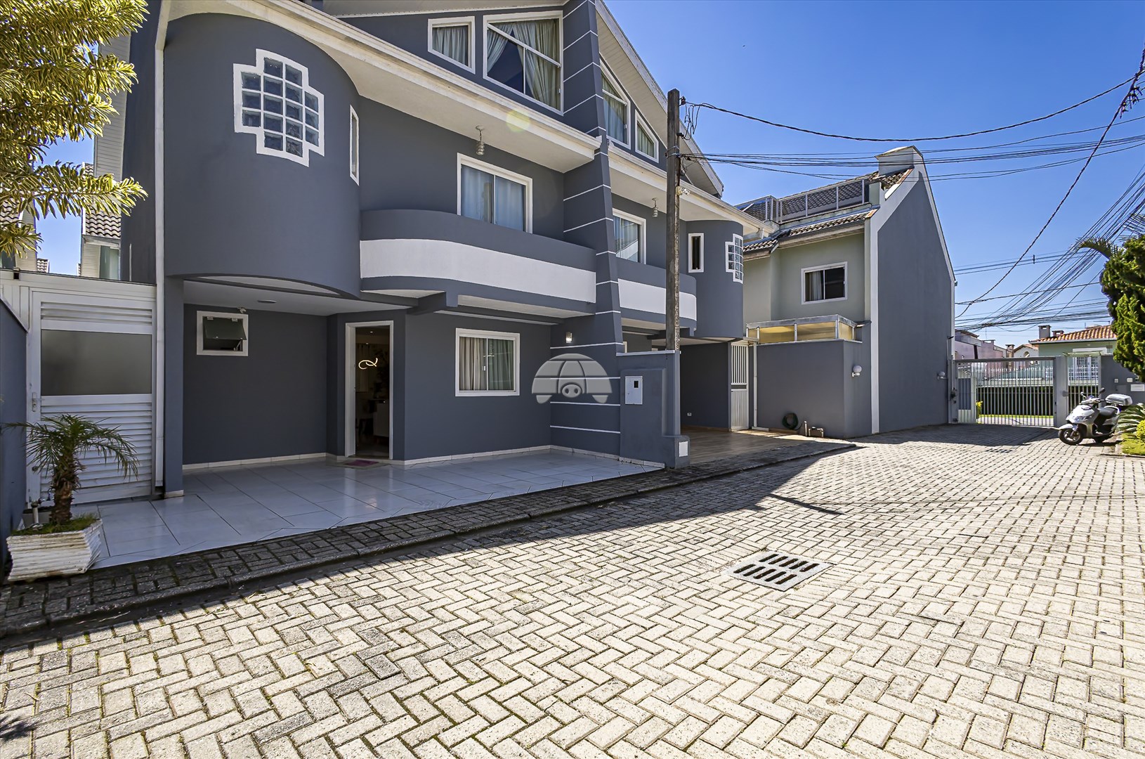 Casa à venda em Novo Mundo, Curitiba — Portal Chave Fácil