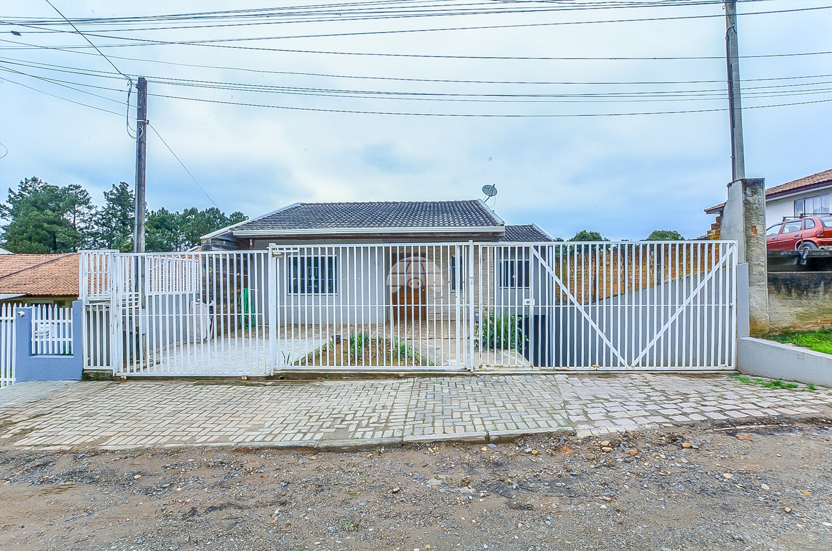 Casa à venda em Conjunto Habitacional Monsenhor Francisco Gorski, Campo Largo — Portal Chave Fácil