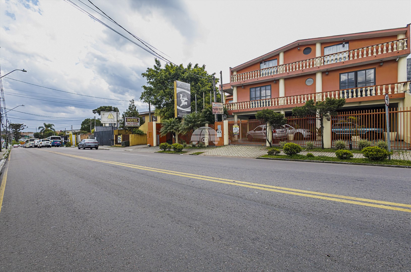 Sala/Conjunto Comercial à venda em Pinheirinho, Curitiba — Portal Chave Fácil