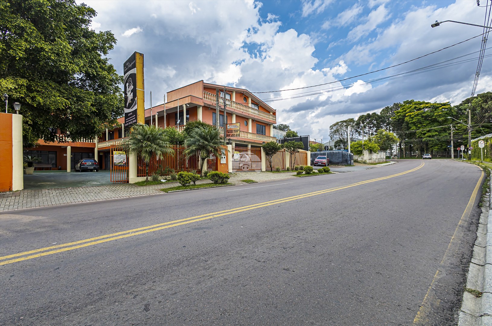 Sala/Conjunto Comercial à venda em Pinheirinho, Curitiba — Portal Chave Fácil