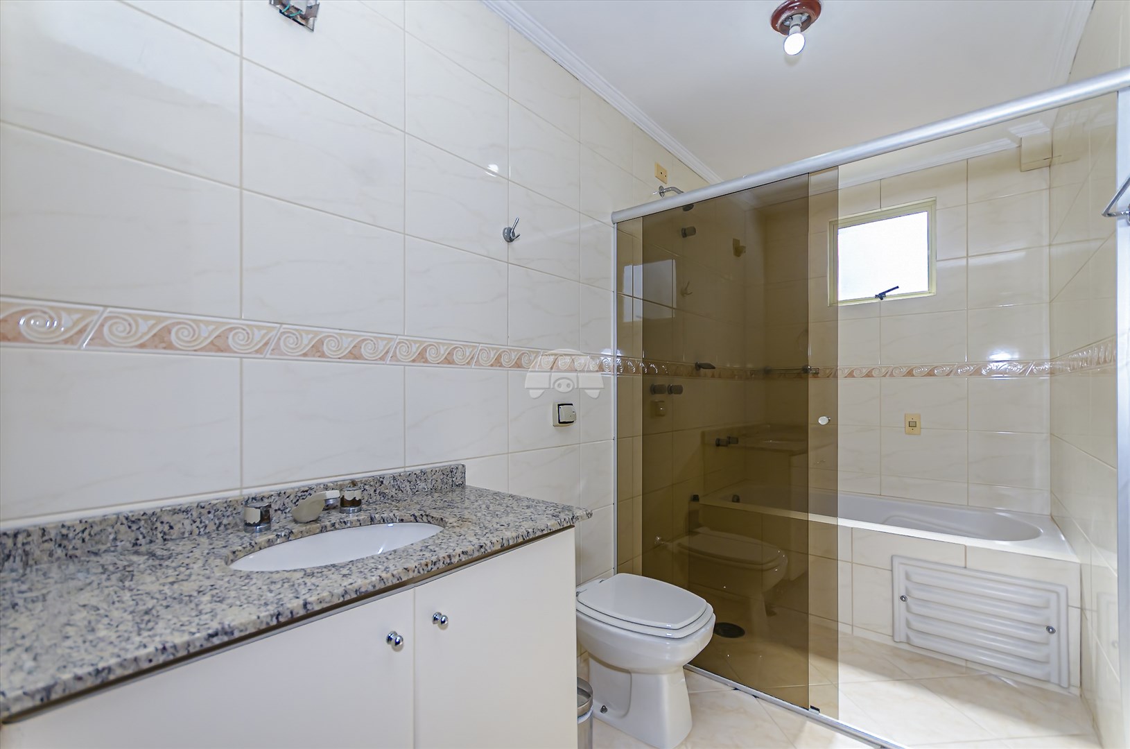 Casa à venda em Água Verde, Curitiba — Kondor Imóveis: Imobiliária em Curitiba | Uma imobiliária pra você