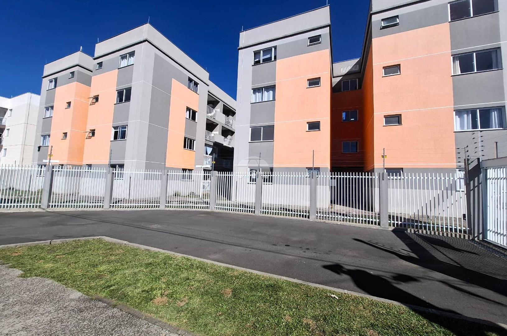 Apartamento à venda em Vargem Grande, Pinhais — Portal Chave Fácil