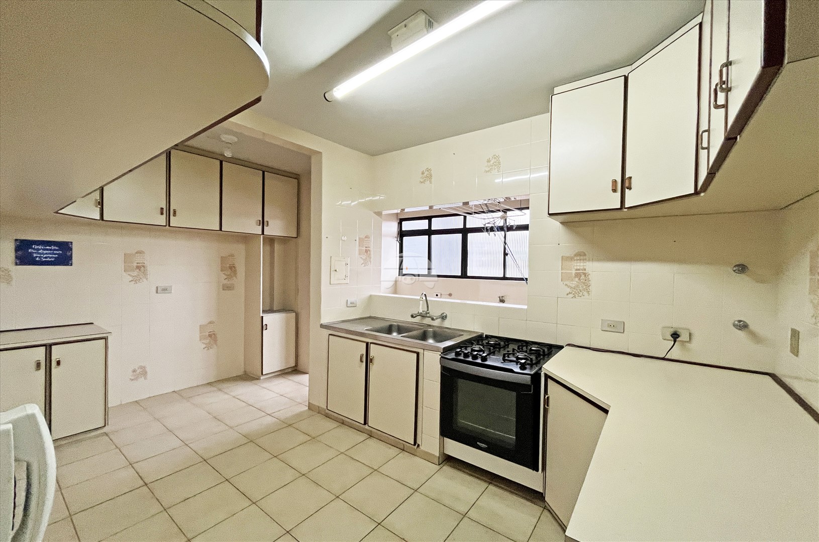 Apartamento para alugar em Mercês, Curitiba — Portal Chave Fácil