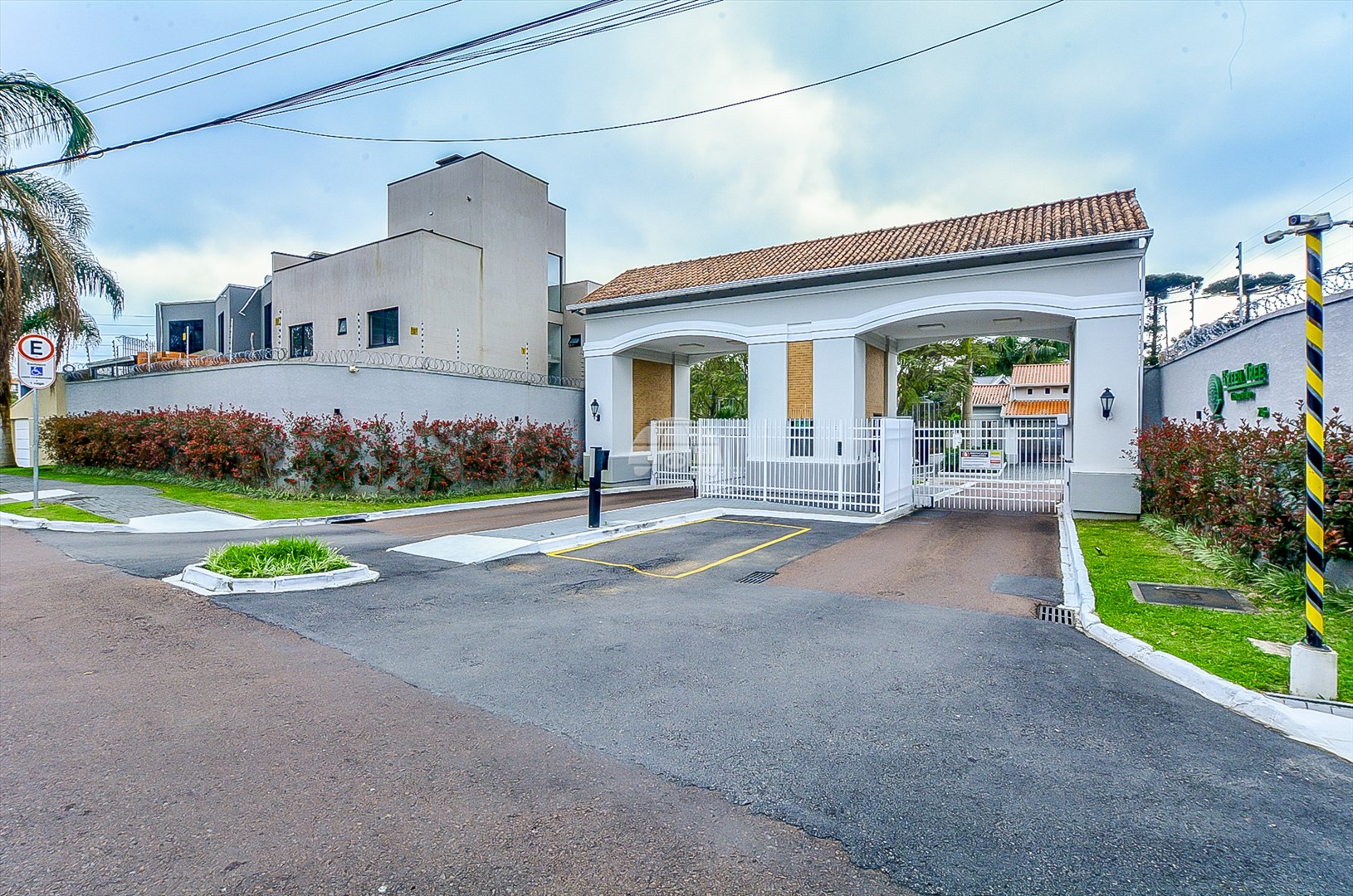 Terreno à venda em Pinheirinho, Curitiba — Portal Chave Fácil