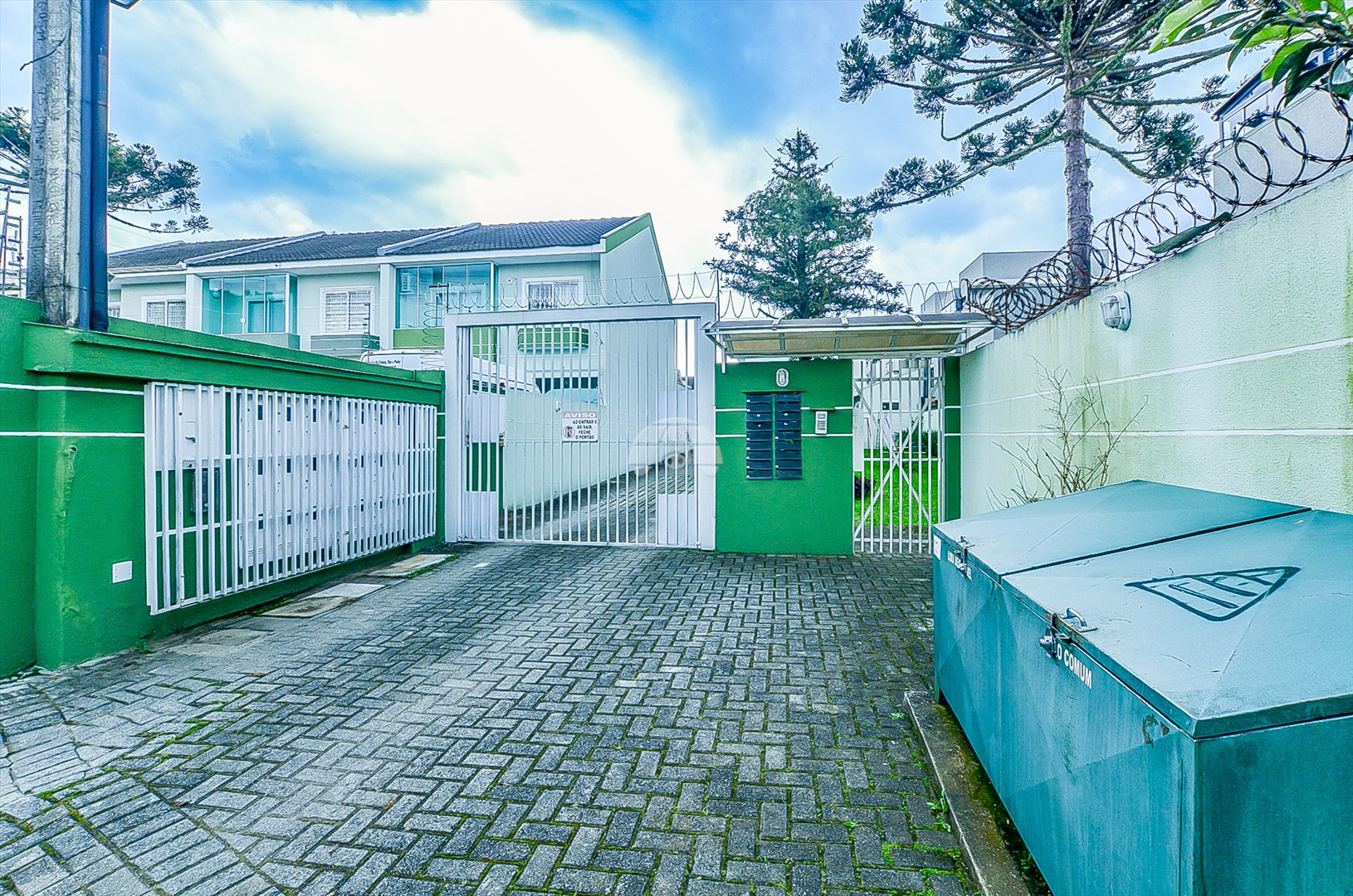 Casa à venda em Xaxim, Curitiba — Portal Chave Fácil