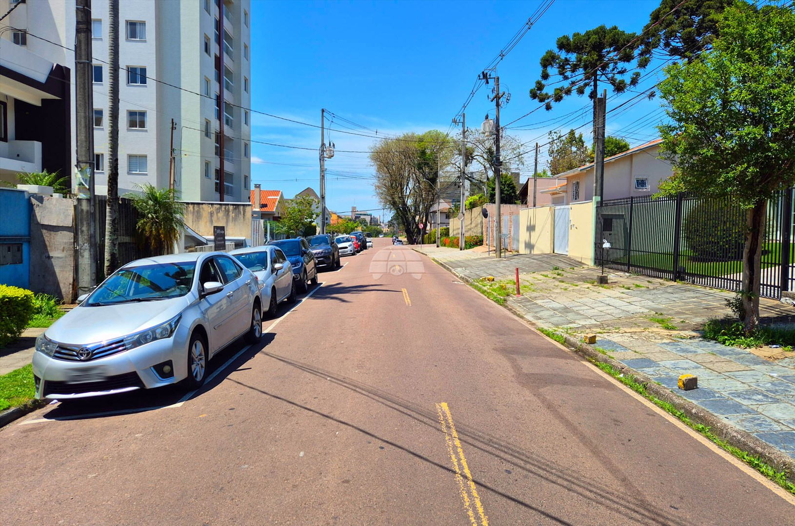 Casa à venda em Bacacheri, Curitiba — Portal Chave Fácil