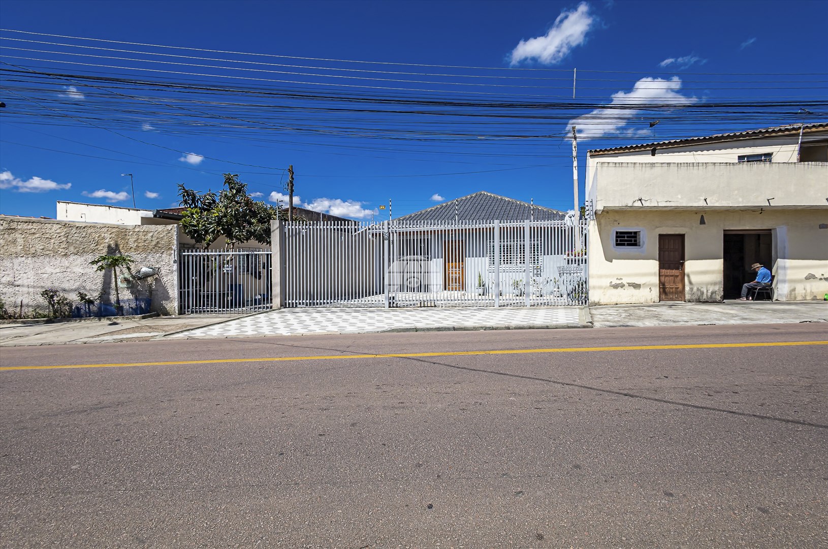 Casa à venda em Novo Mundo, Curitiba — Portal Chave Fácil