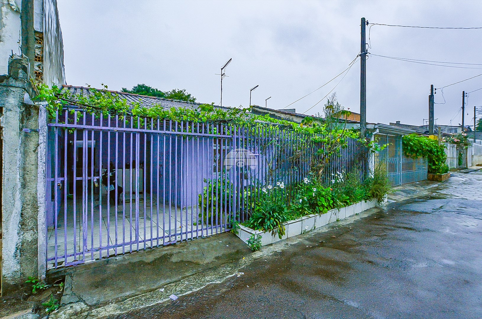 Casa à venda em Sítio Cercado, Curitiba — Portal Chave Fácil
