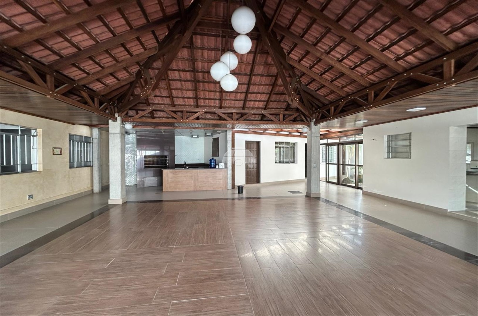 Comercial para alugar em Água Verde, Curitiba — Portal Chave Fácil