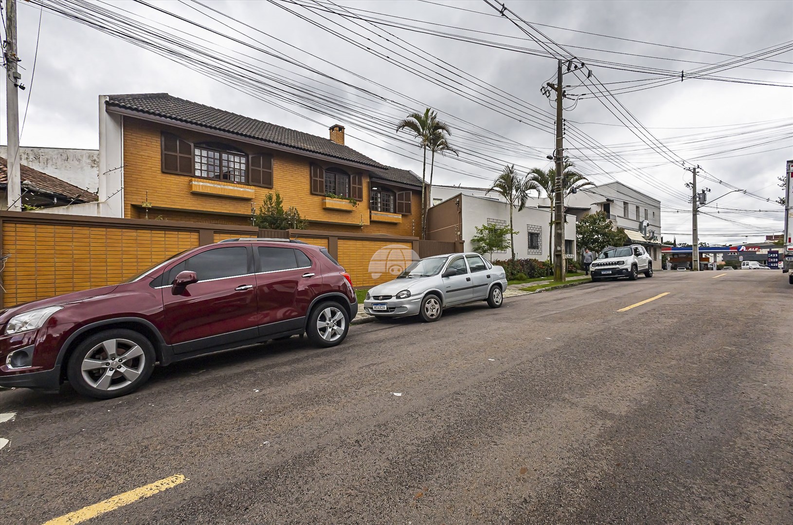 Casa à venda em Ahú, Curitiba — Portal Chave Fácil