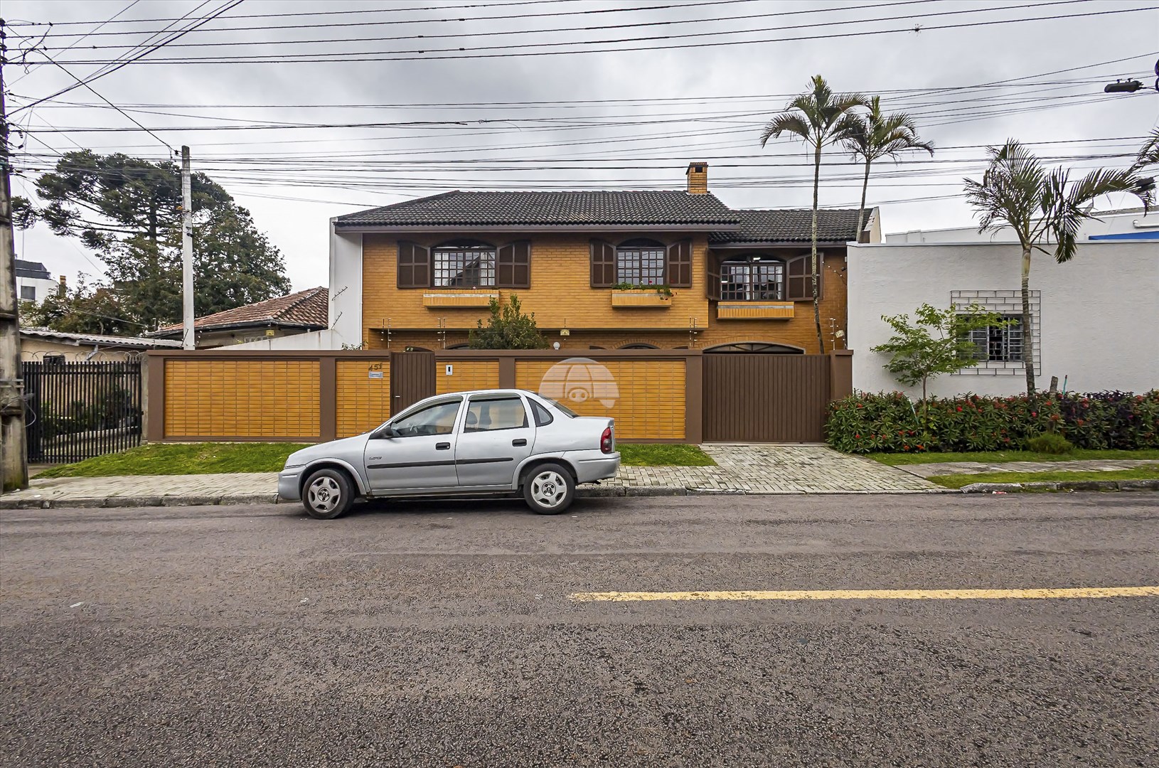 Casa à venda em Ahú, Curitiba — Portal Chave Fácil