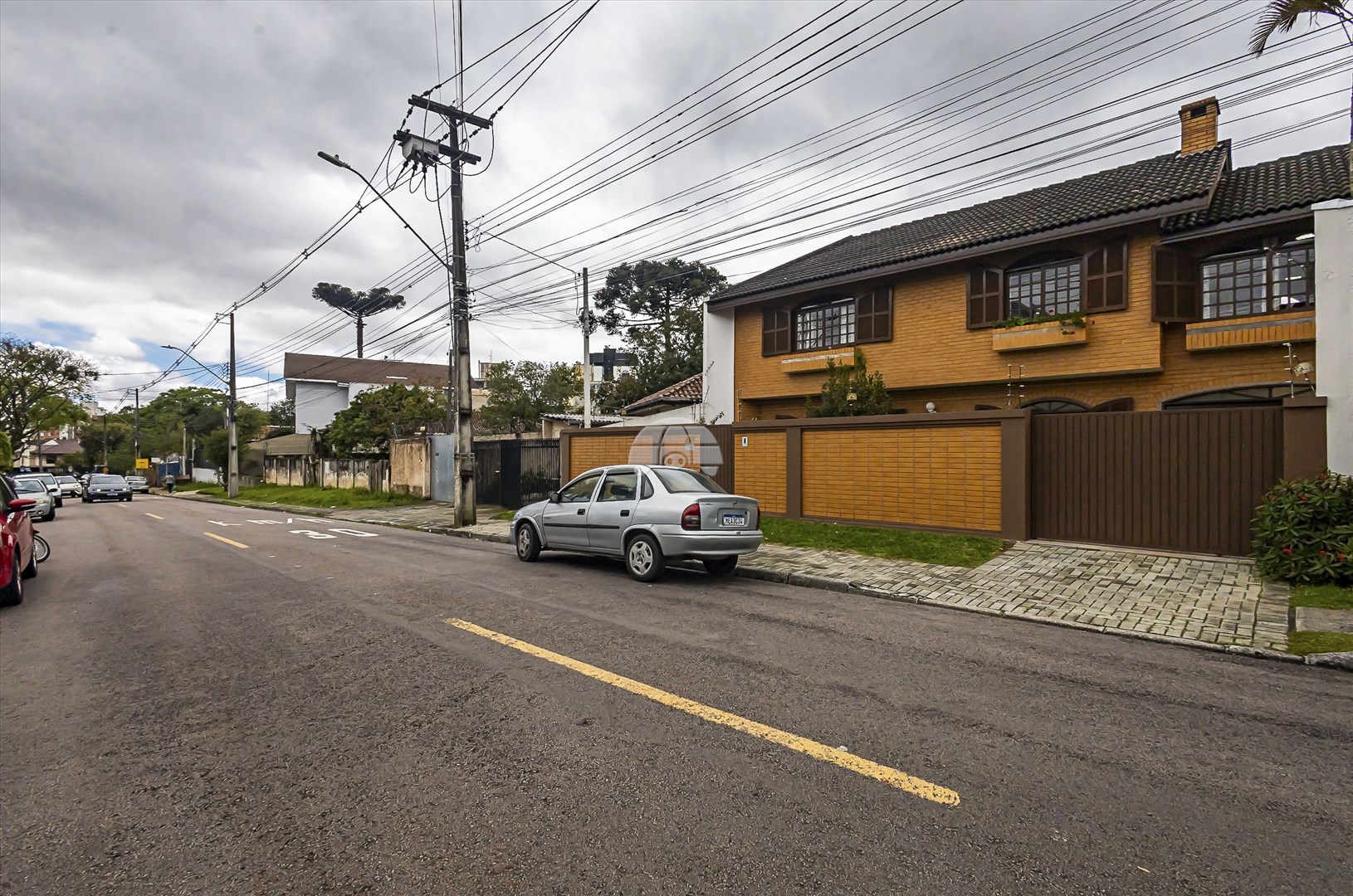 Casa à venda em Ahú, Curitiba — Portal Chave Fácil