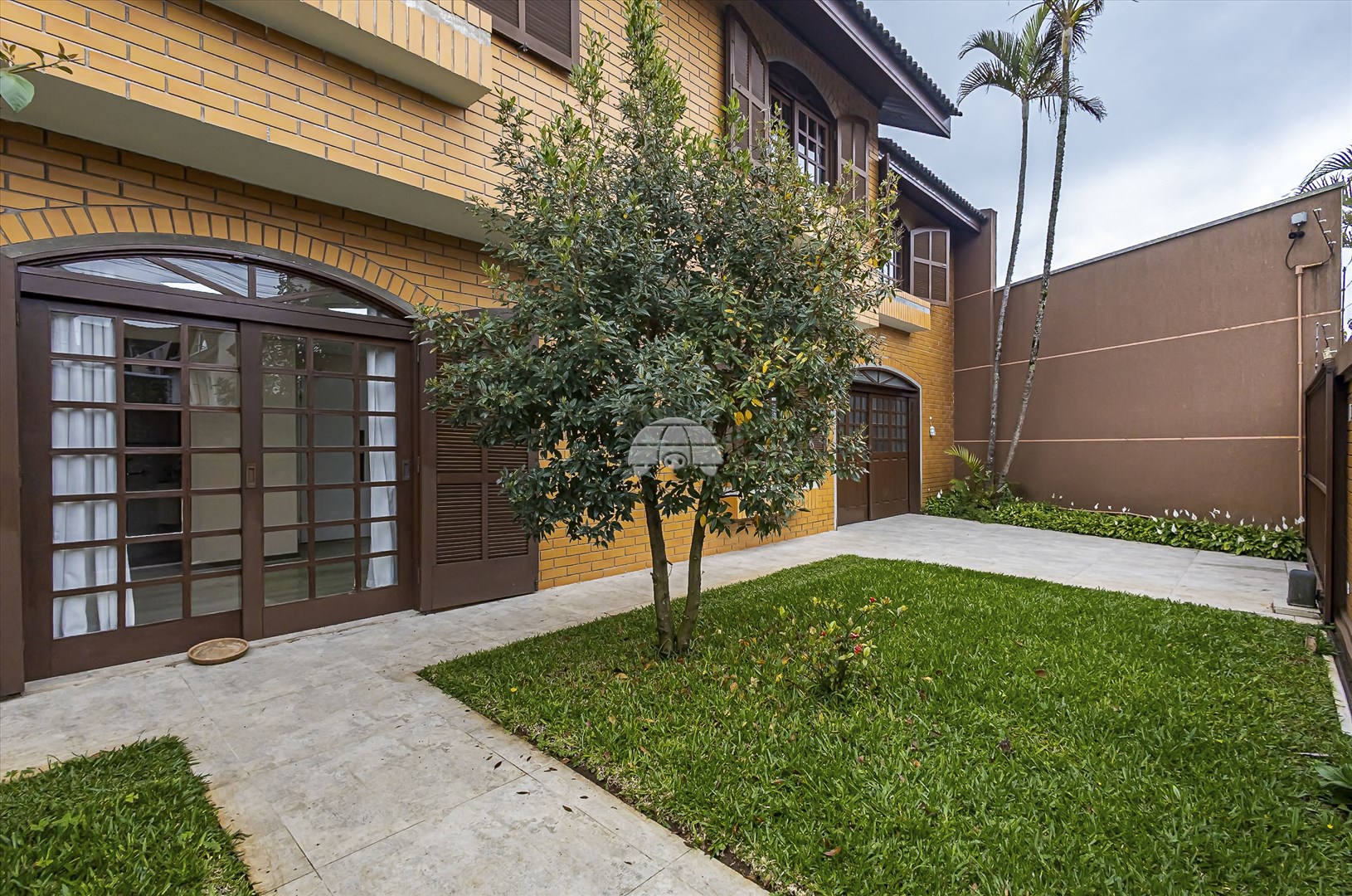 Casa à venda em Ahú, Curitiba — Portal Chave Fácil