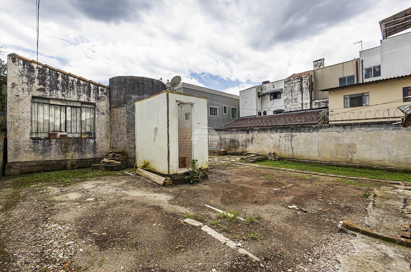 Terreno à venda em Hauer, Curitiba — Portal Chave Fácil