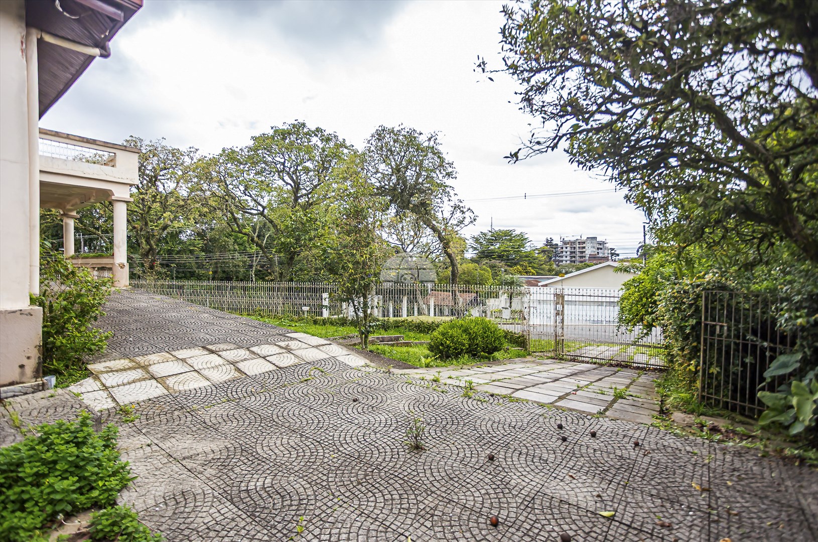 Casa à venda em Vista Alegre, Curitiba — Portal Chave Fácil