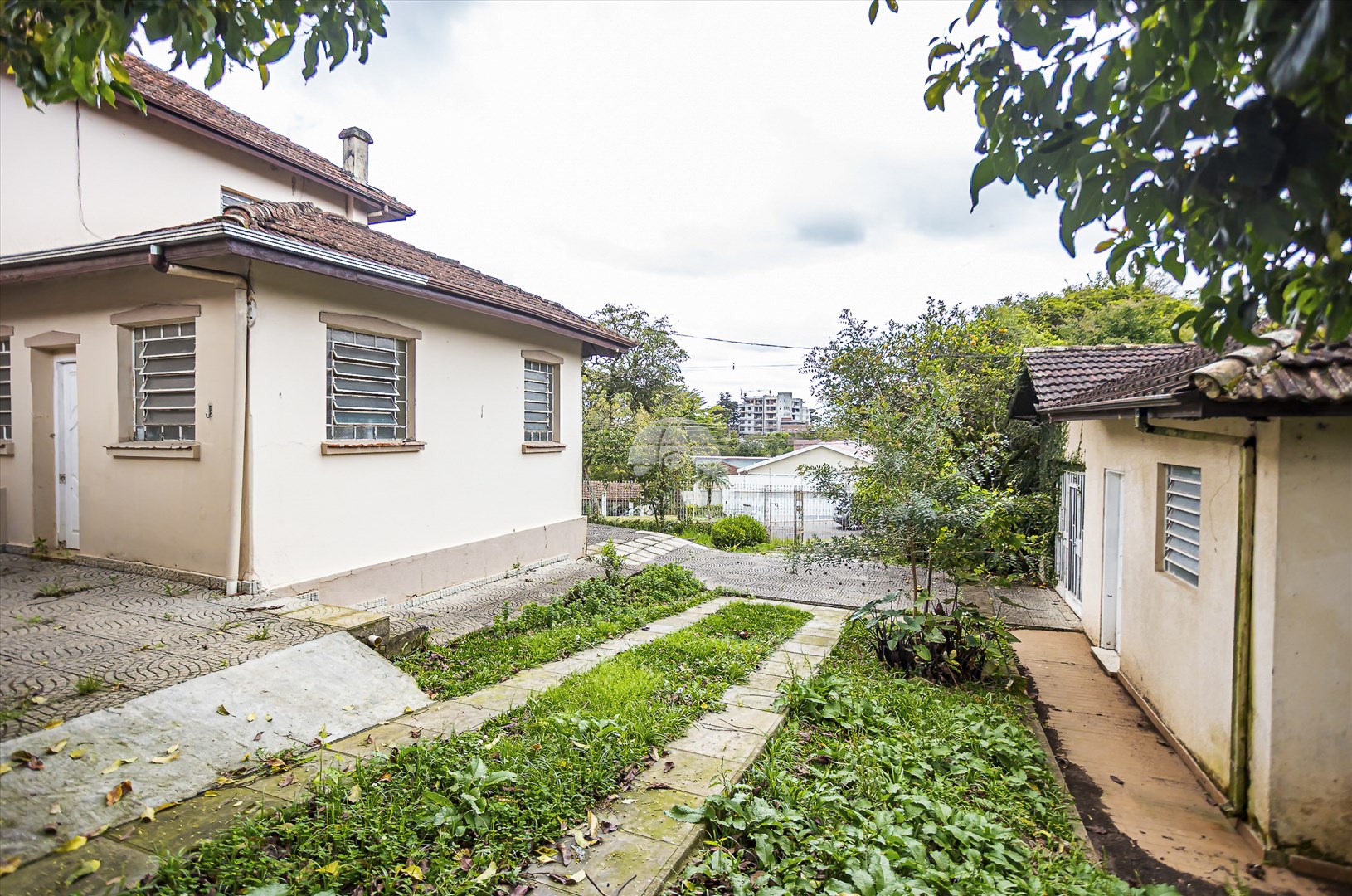 Casa à venda em Vista Alegre, Curitiba — Portal Chave Fácil