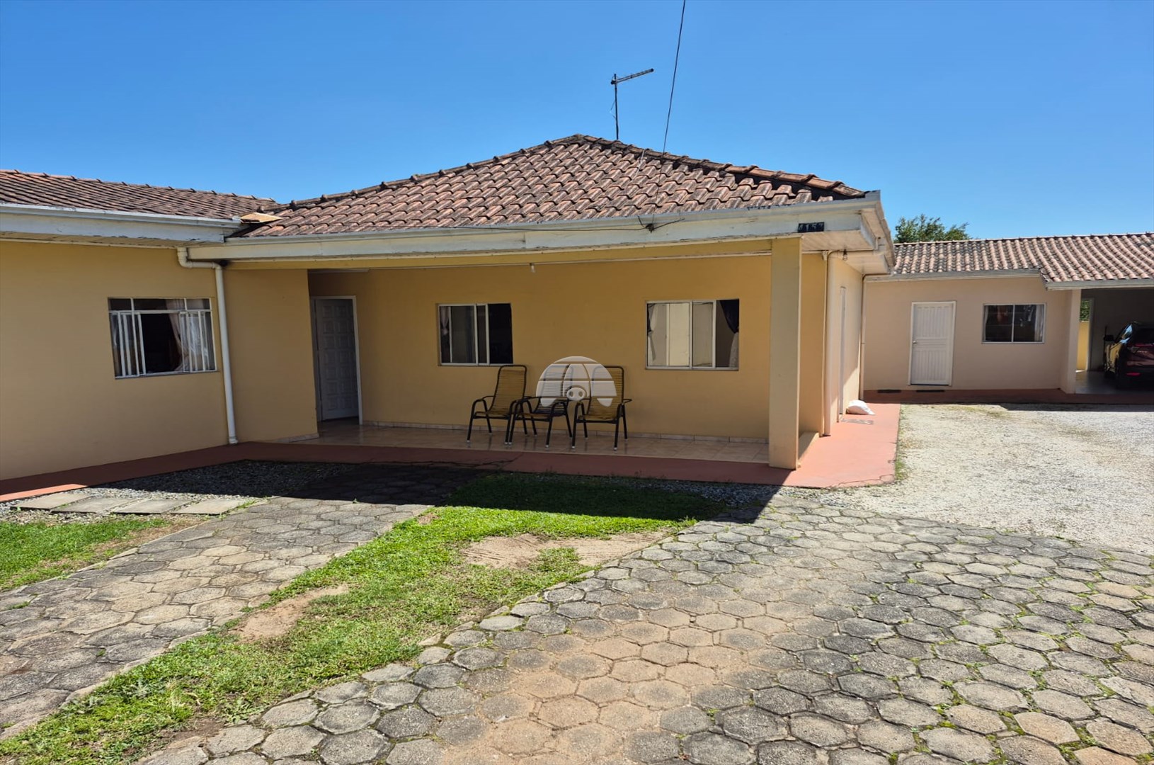 Sala/Conjunto Comercial à venda em Lamenha Grande, Almirante Tamandaré — Portal Chave Fácil